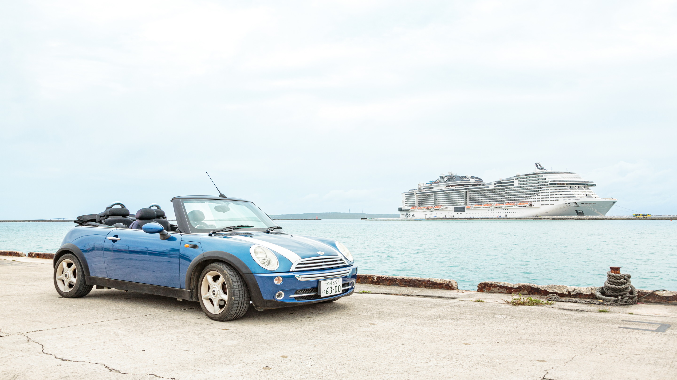 島旅ドライブはオープンカー（イメージ）