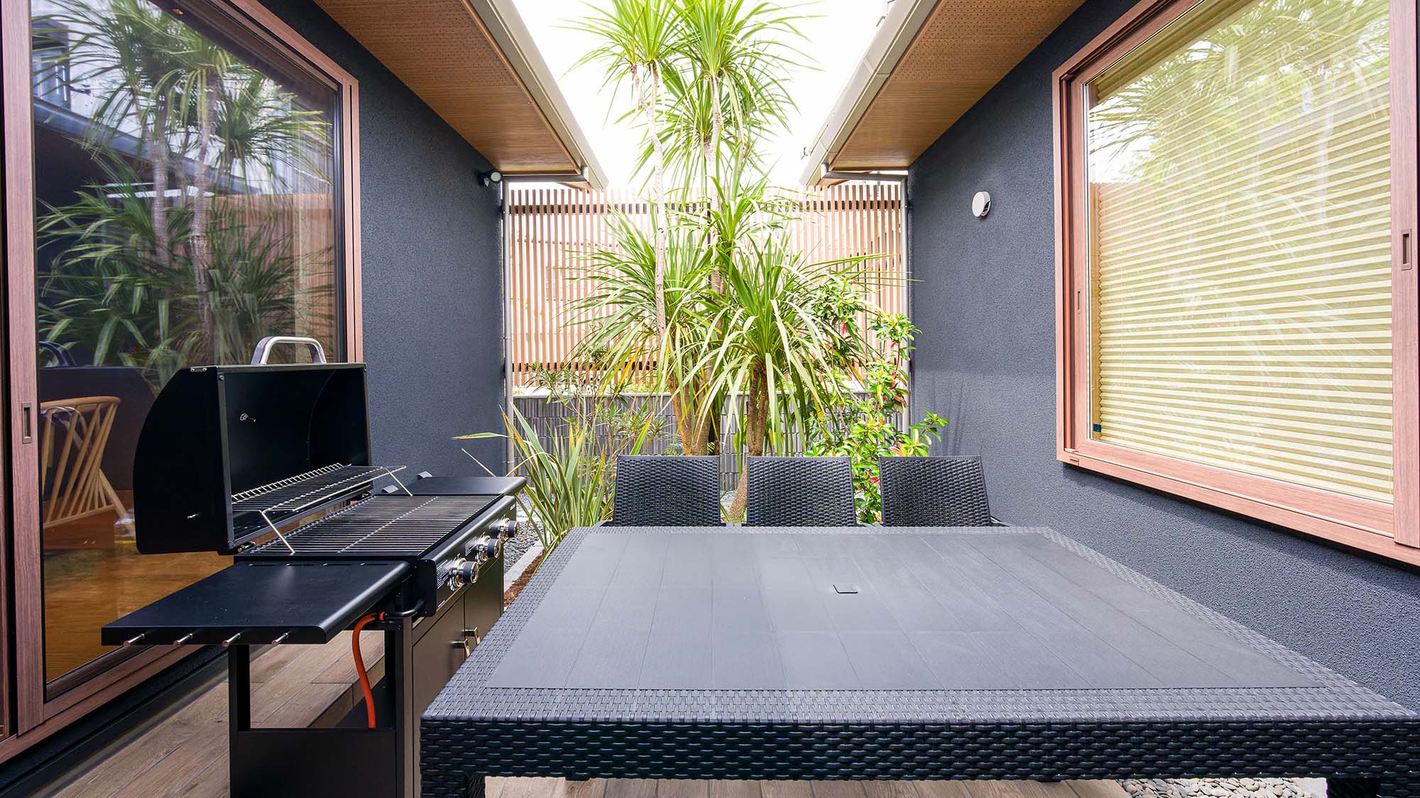 ・【鳳凰館・中庭】四季が感じられるプライベートテラス