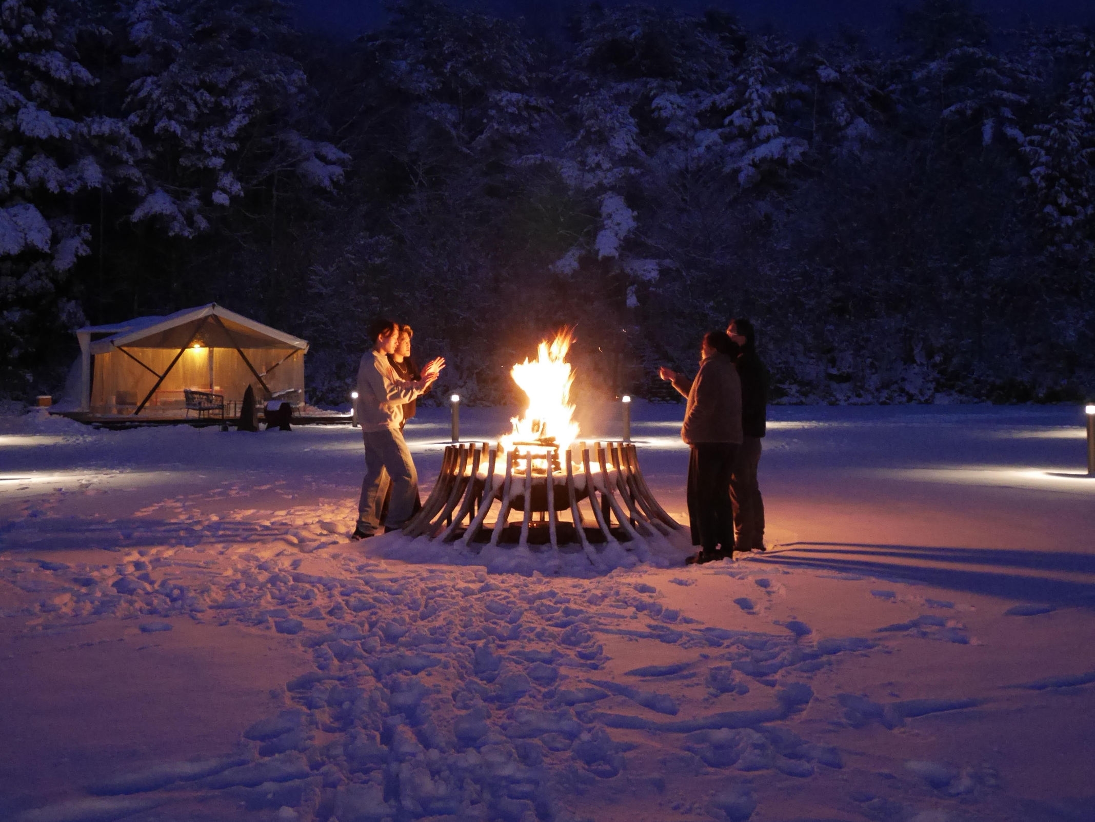 【冬季アウトドアプラン】恵那鶏と野菜たっぷりトマト鍋コース＆焚き火が楽しめる（満喫セット付）♪