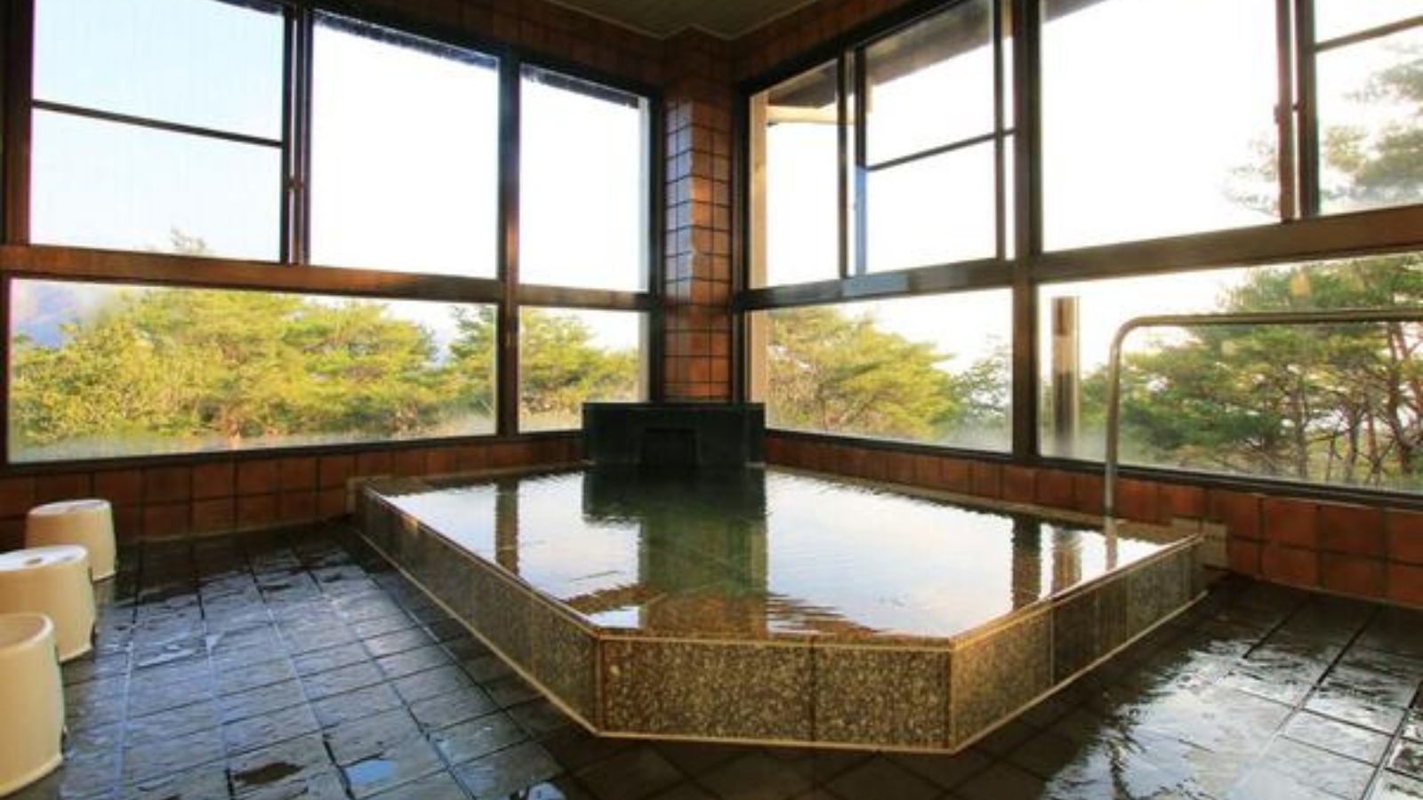 大浴場（恵那山荘）