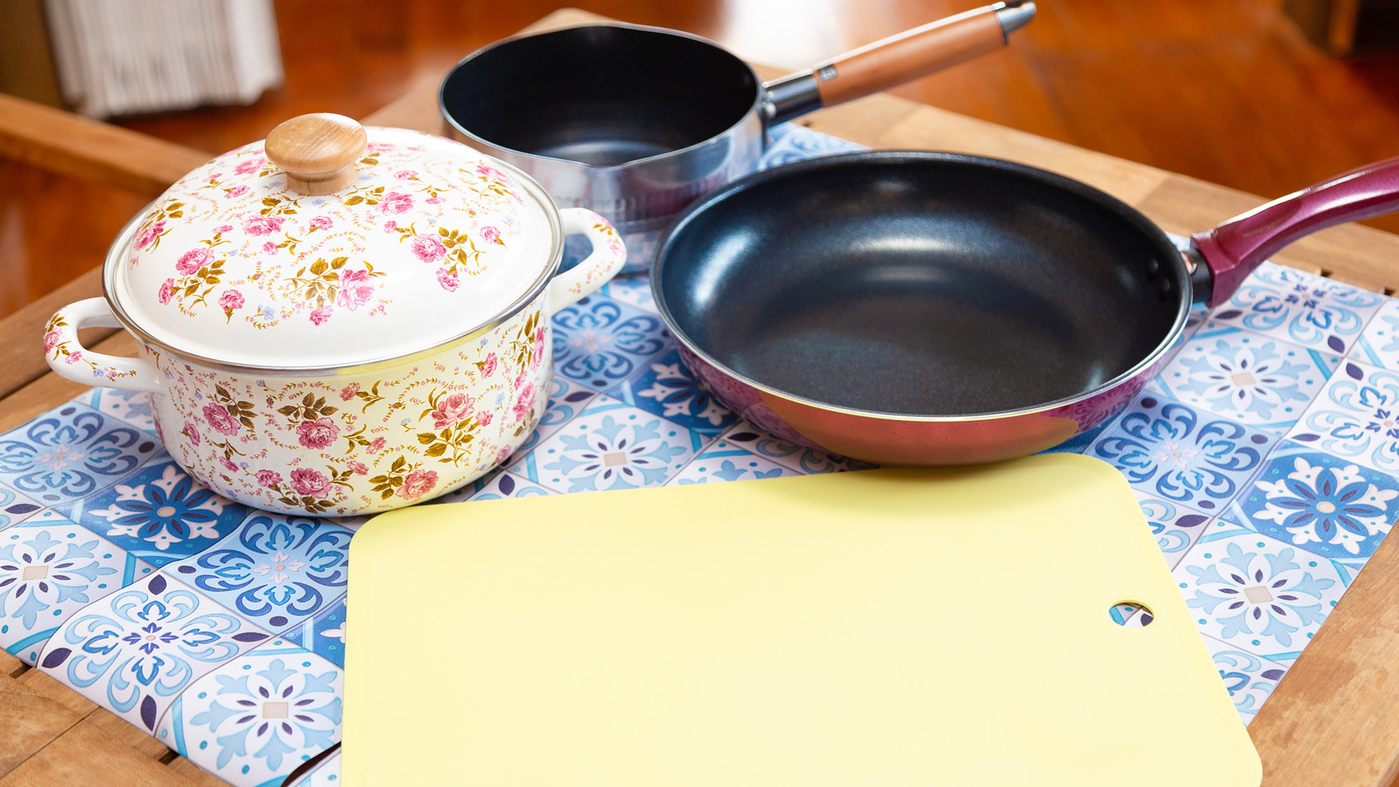 ・【キッチン】鍋・フライパン・まな板をご用意。しっかりとお料理ができます