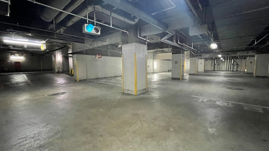 地下2階駐車場