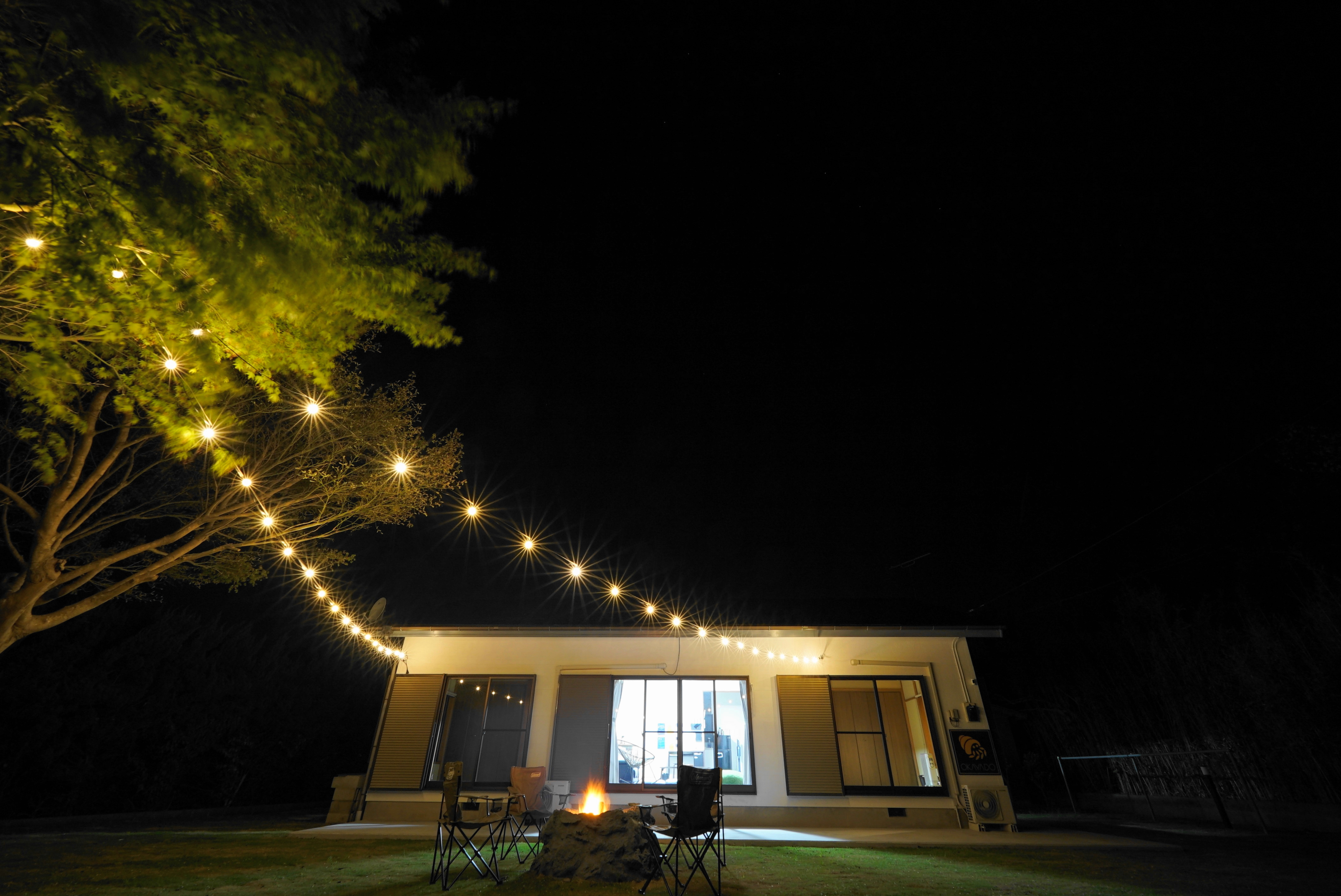 広々とした庭でのバーベキューは、焚き火の暖かさを感じながら、自然に囲まれて特別なひとときをお過ごしいただけます。