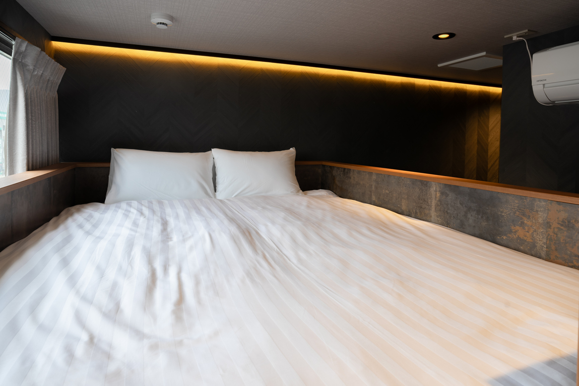 新館　やぐらヌックルーム　上段キングベッド