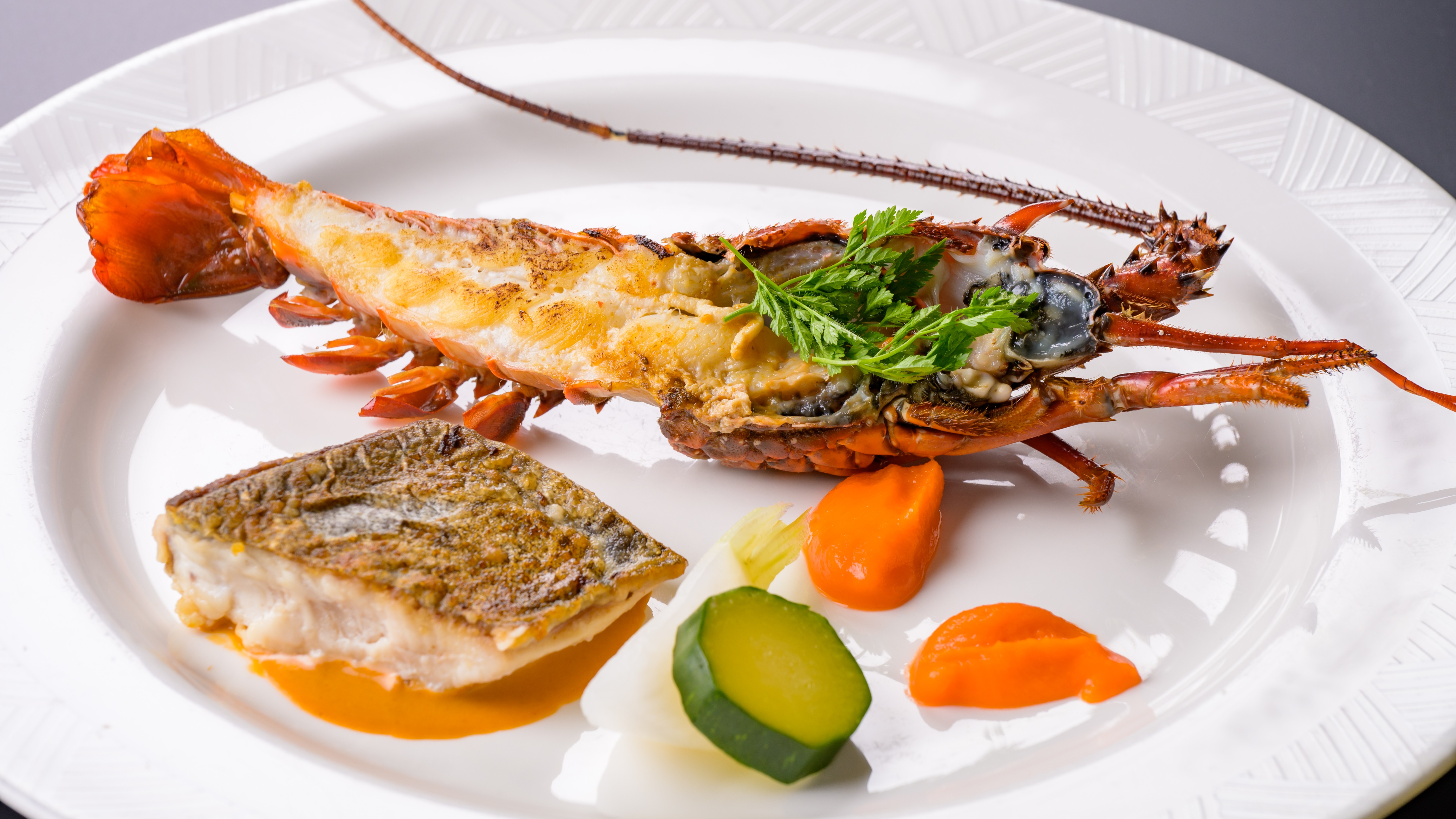 【みえ旅紀行プラン（2025年秋）】伊勢海老や松阪牛など、三重ならではの食材を贅沢に使用した会席料理