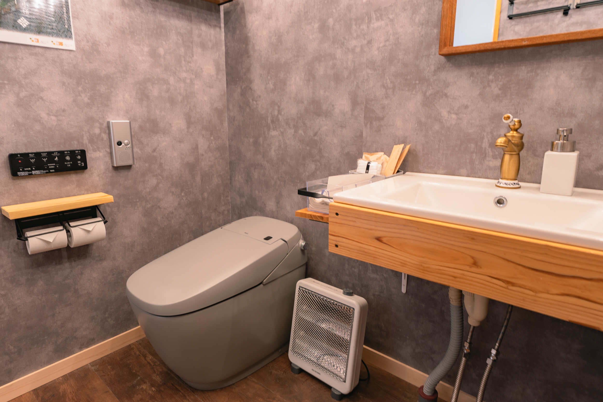 テント内　サニタリールーム