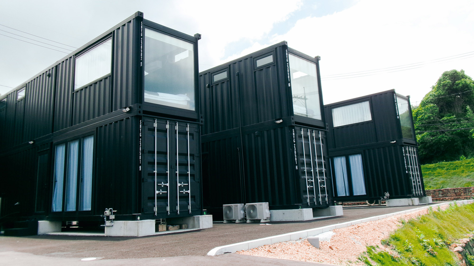 ・【2階建てコンテナ（海側）】2階のベッドルームからは日本海を一望