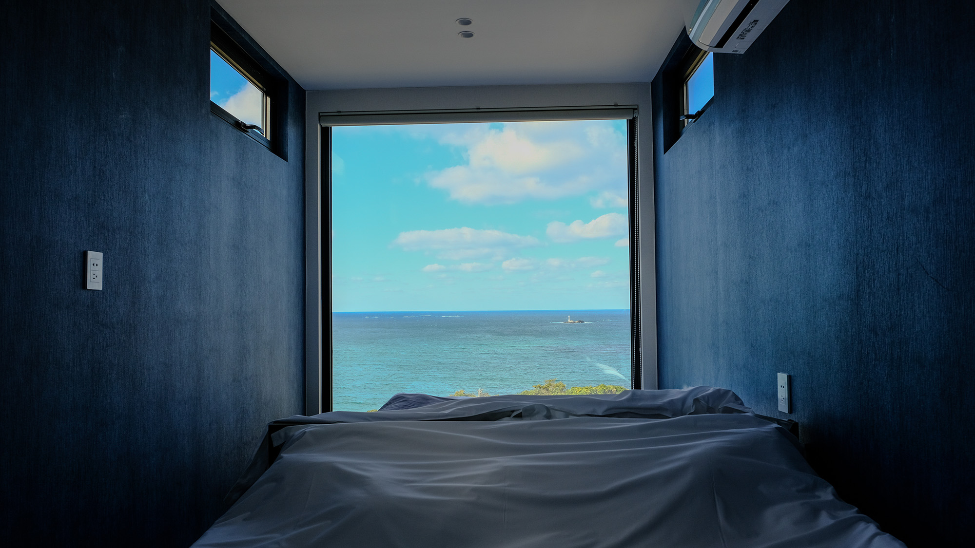 ・【2階建てコンテナ（海側）】目覚めると目の前に青い海が広がります