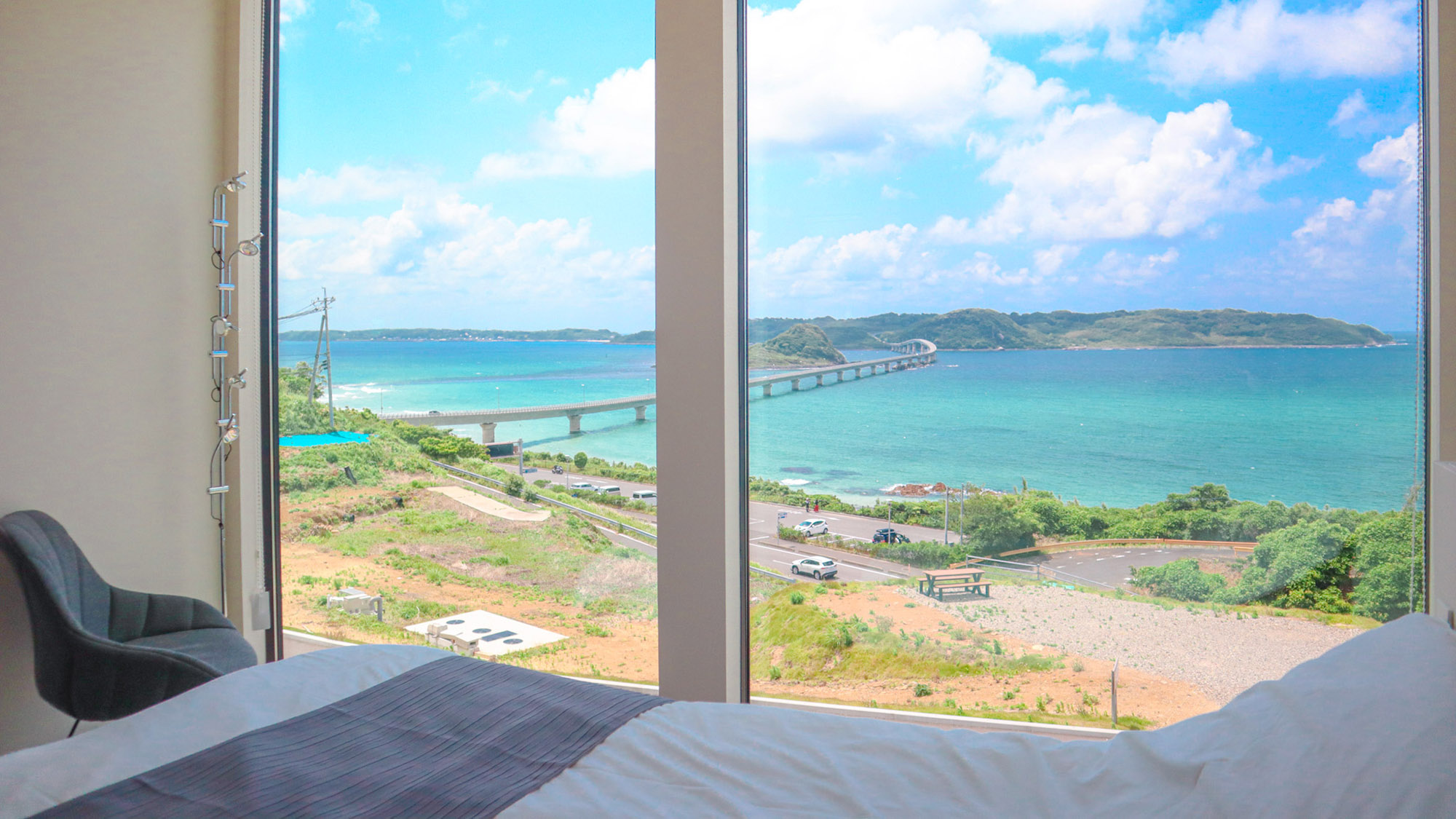 ・【A棟1・ヴィラ】寝室から角島大橋・角島の絶景を独り占め