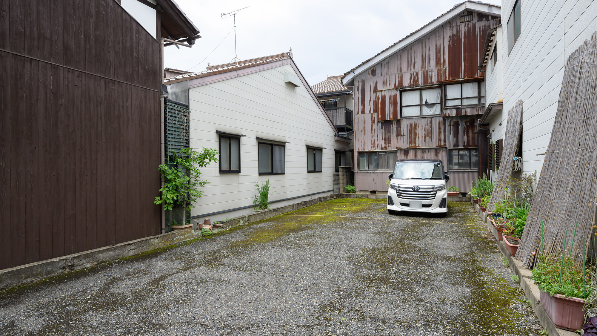 別邸新町　駐車場