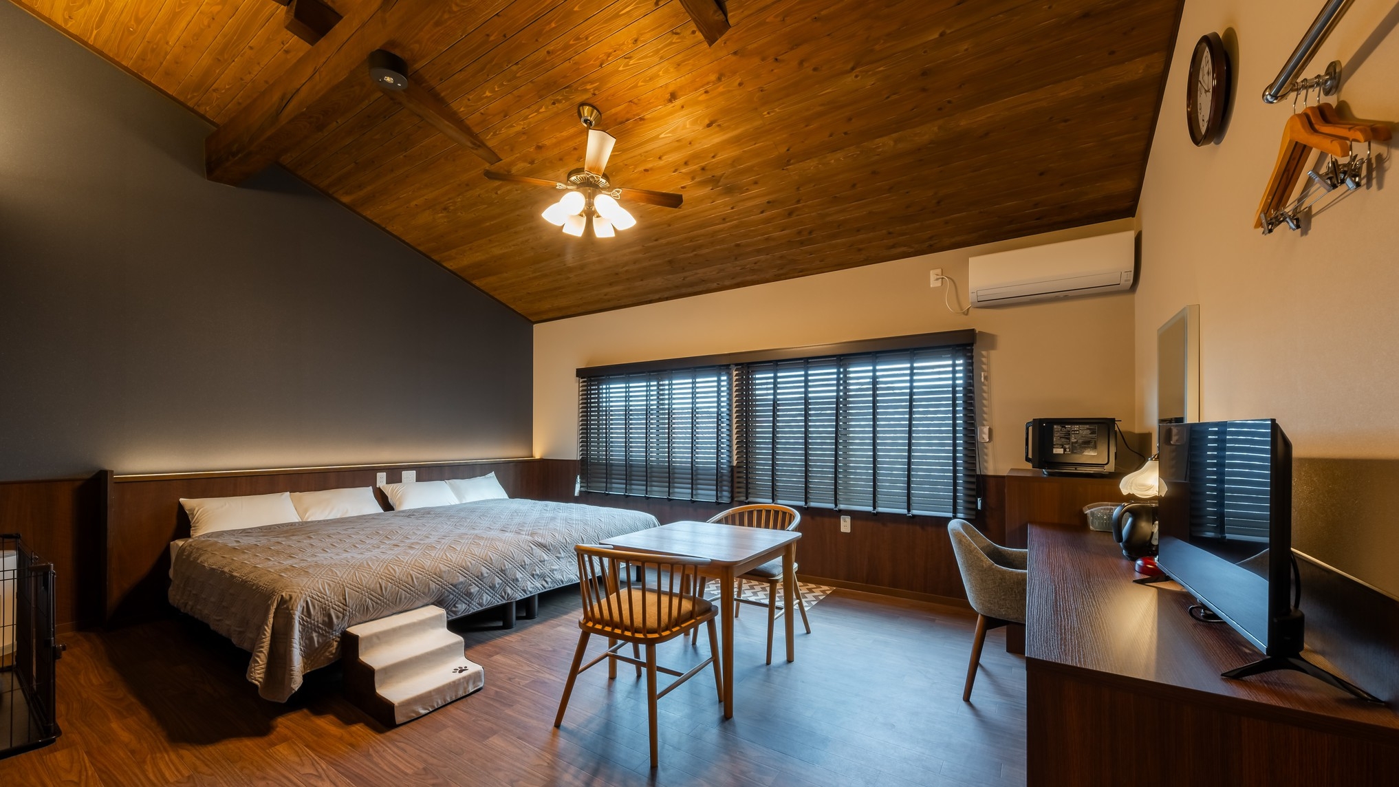 【別邸葵町】〈大型犬専用：夕食付〉12種類の餠しゃぶと選べる山陰鍋プラン《お部屋食》