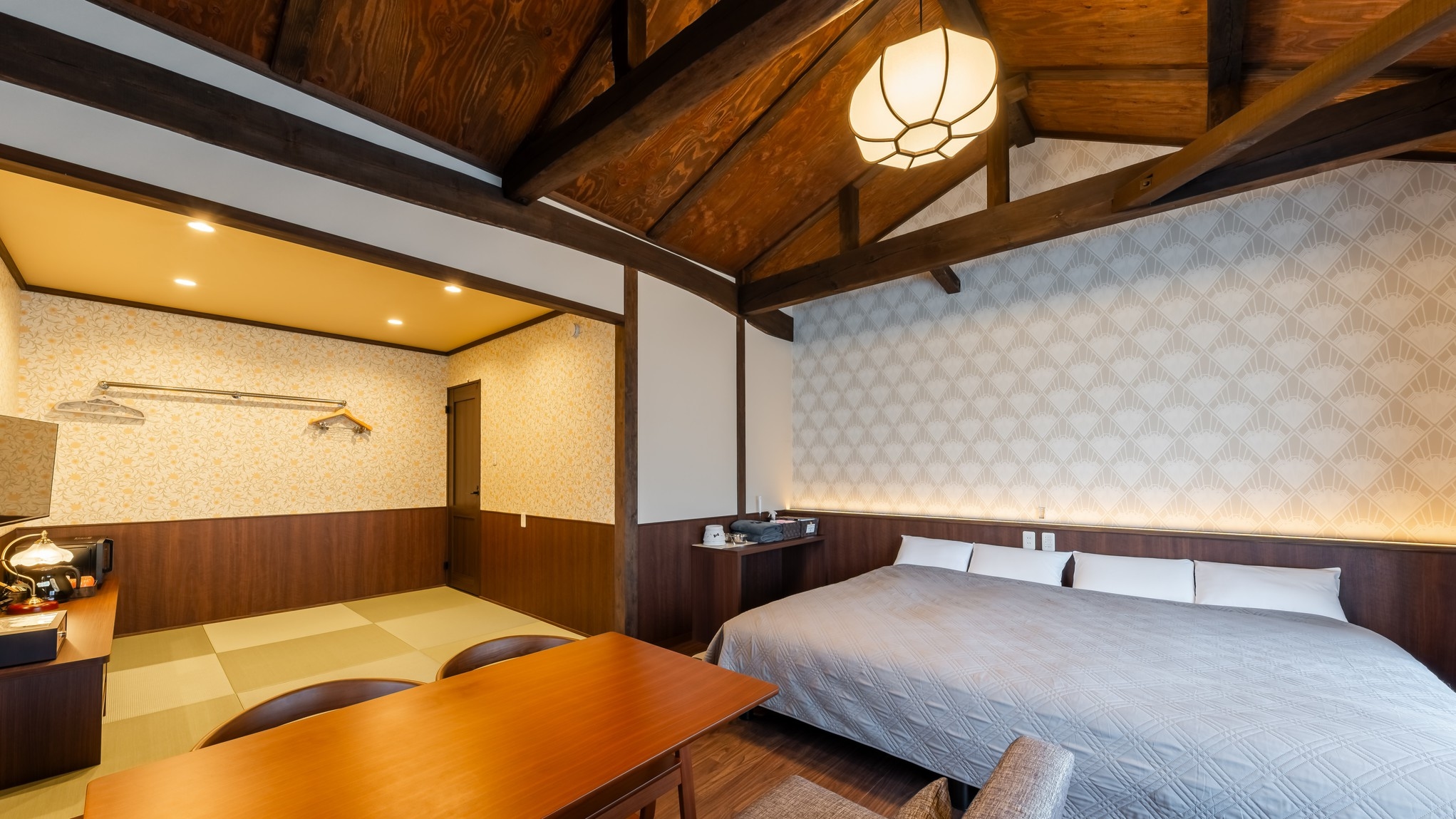 【別邸新町】〈大型犬専用：夕食付〉12種類の餠しゃぶと選べる山陰鍋プラン《お部屋食》