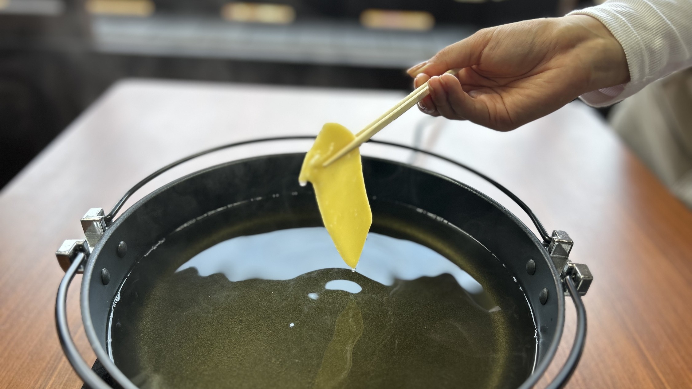 【大型犬専用：夕食付】名物・餠しゃぶ＋蟹鍋セット【愛犬と過ごす山陰旅】