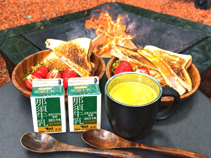 朝食にはフルーツや那須産の牛乳など