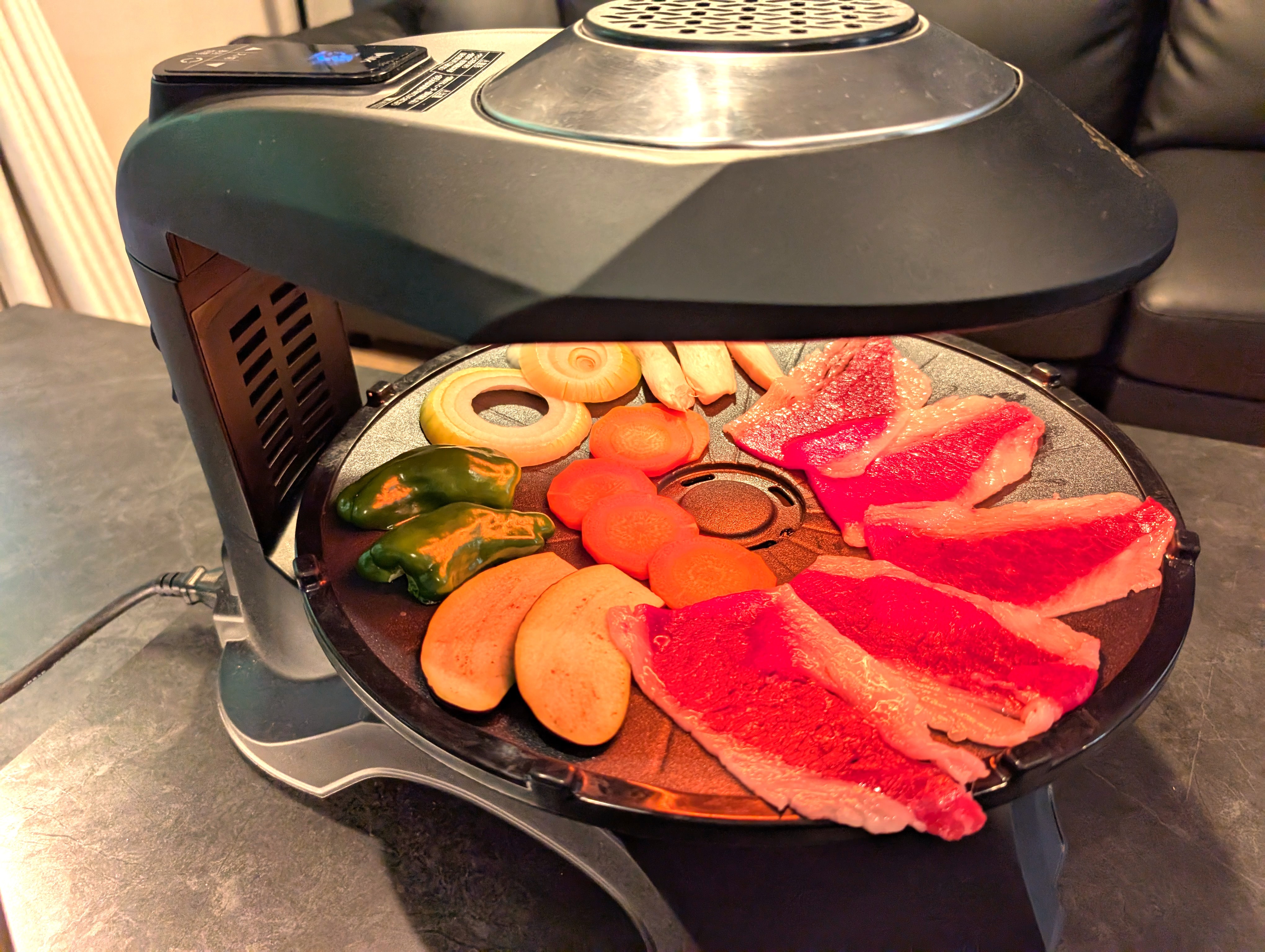 雨が降っても安心。屋内の無煙ロースター完備