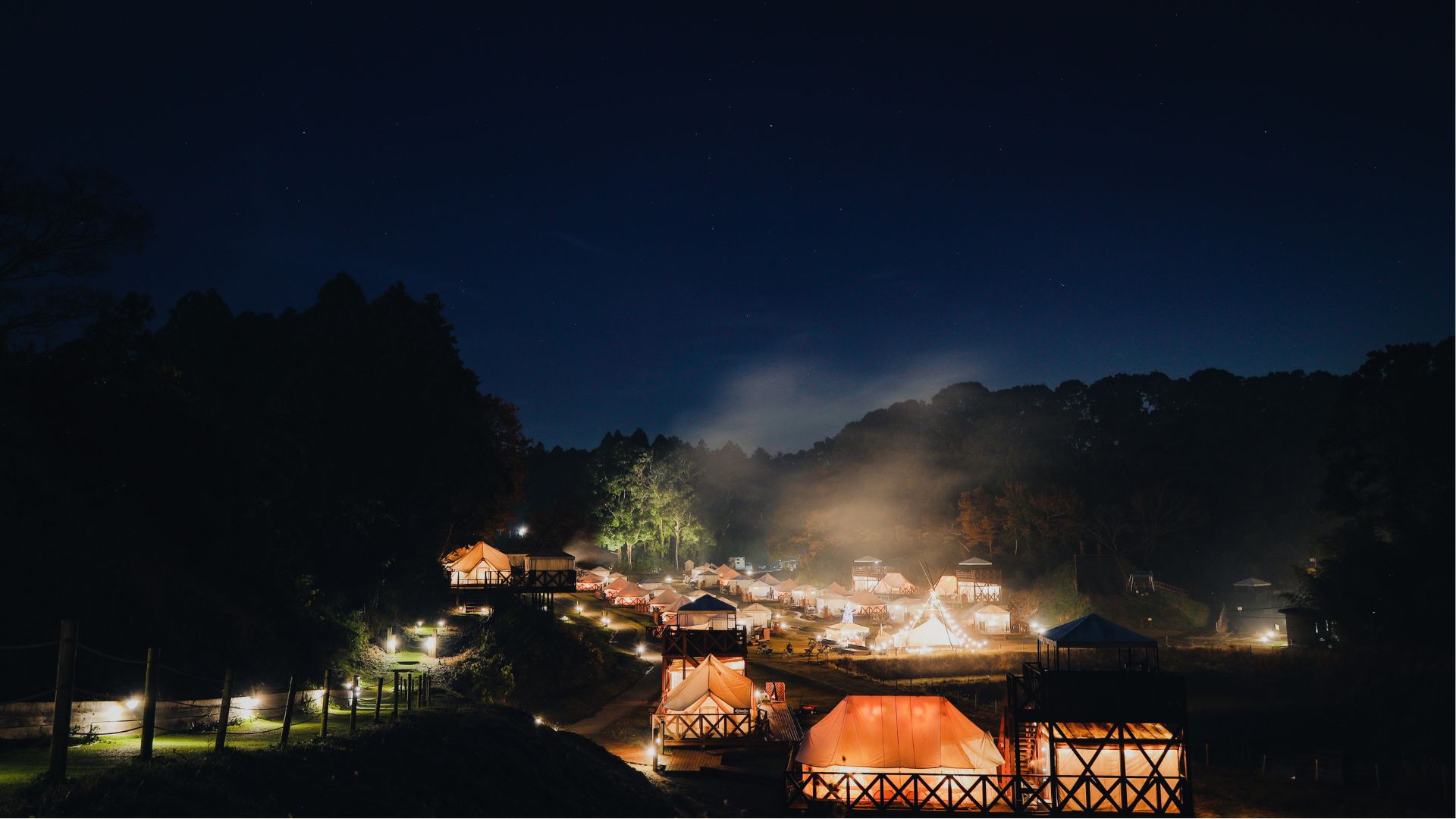 グランピングエリア　夜景