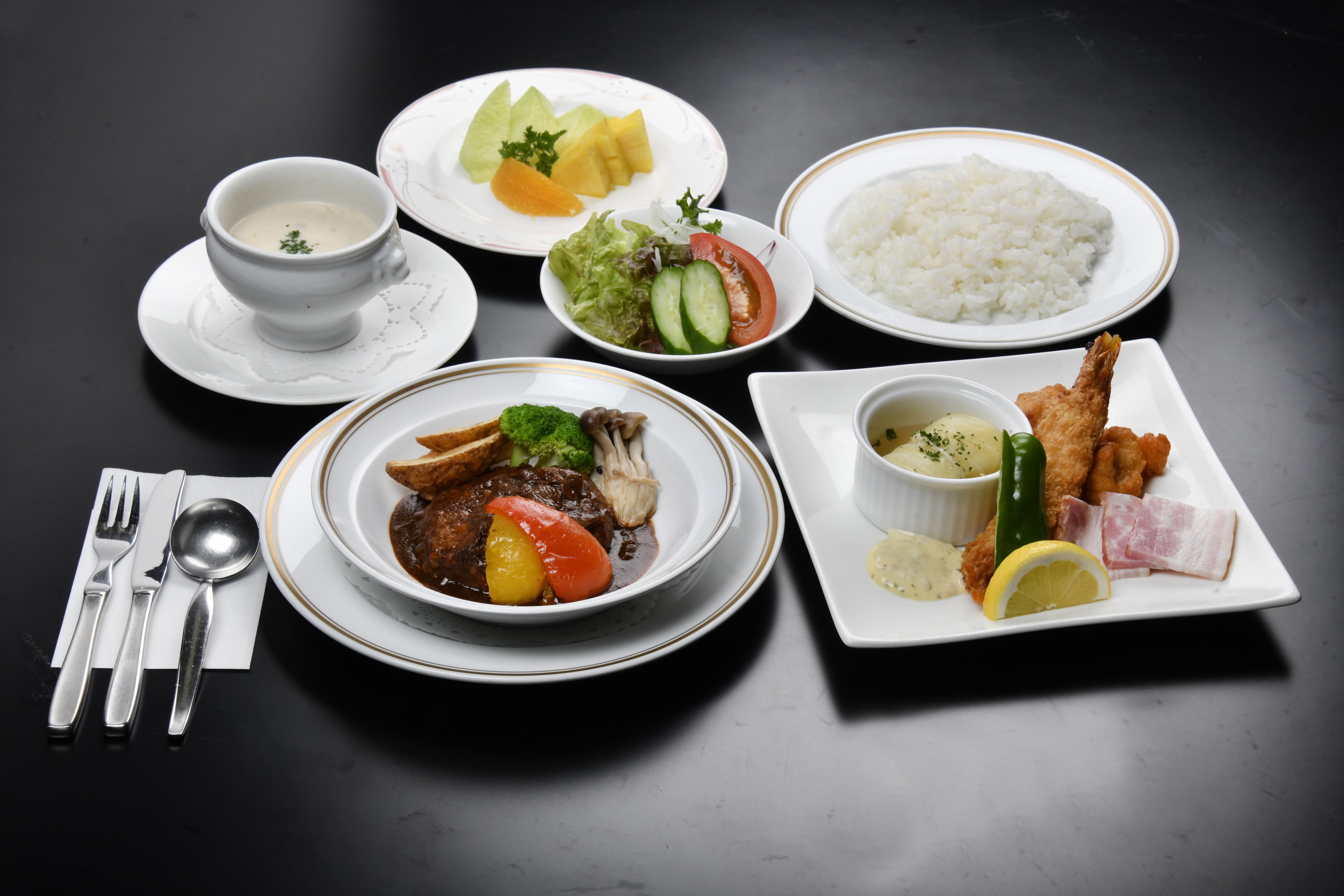 洋定食（R8年3月より）