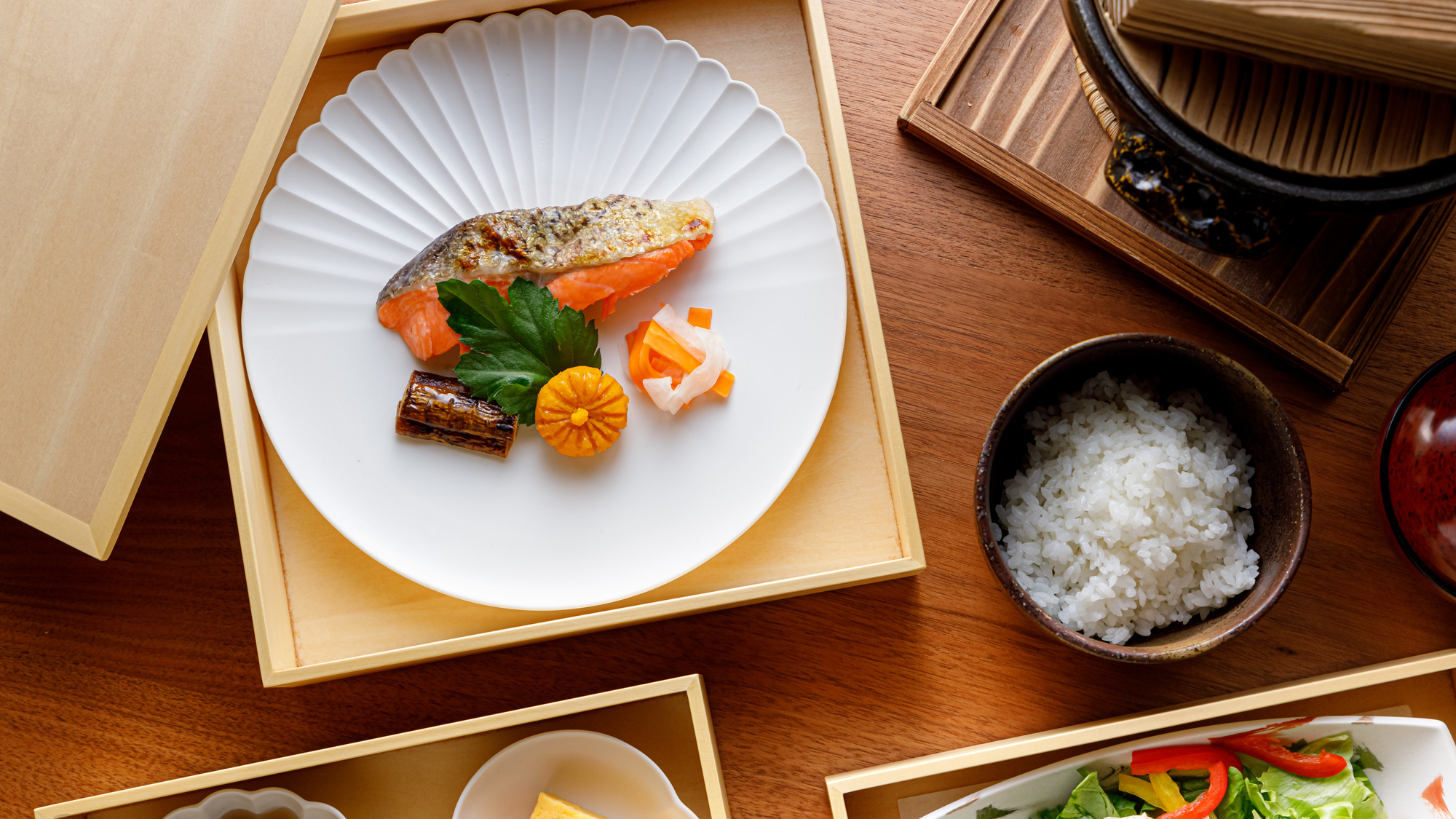 ご朝食／三段重の和食膳