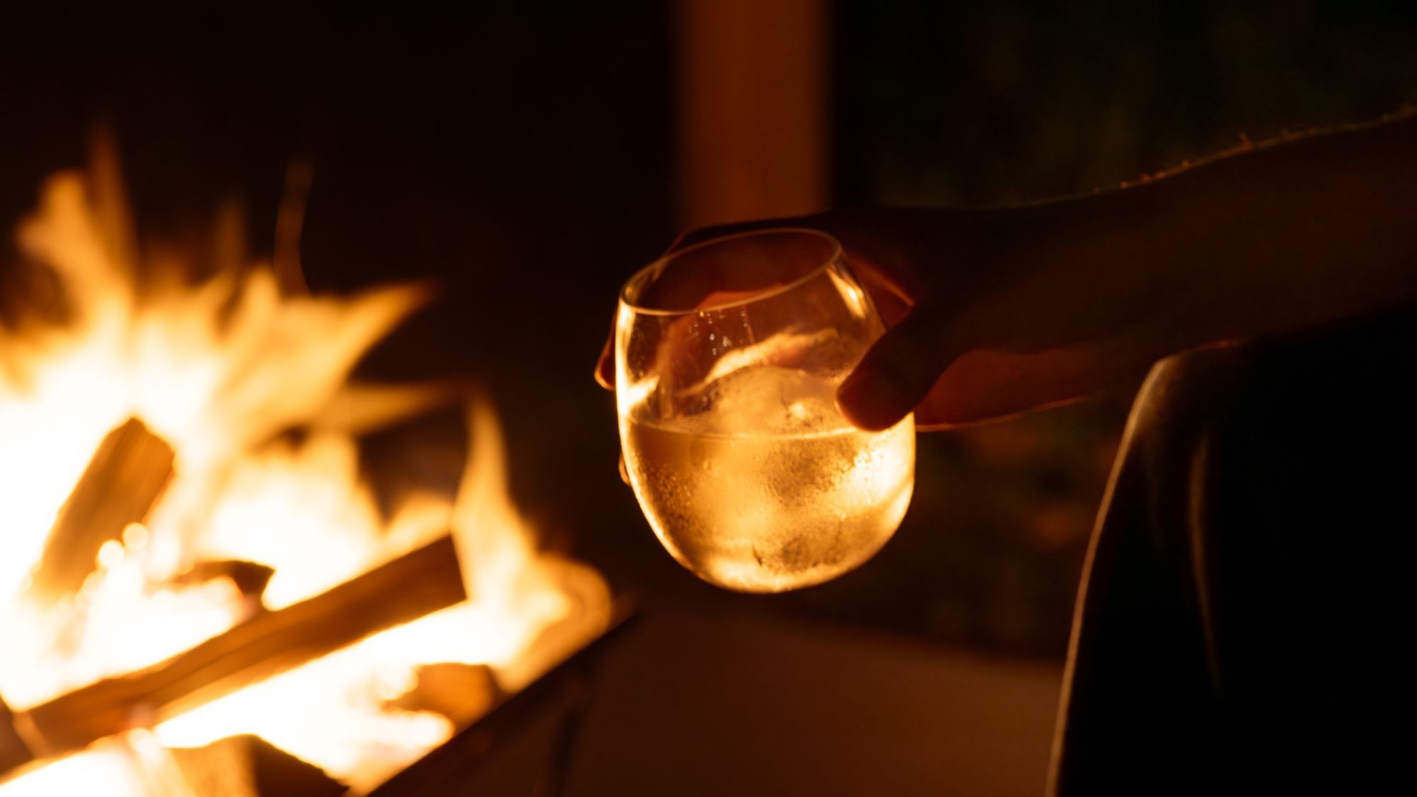 【LAND CAVE】ストーブ完備の大型テントで快適な冬のアウトドア体験／ご夕食は部屋食（2食付）