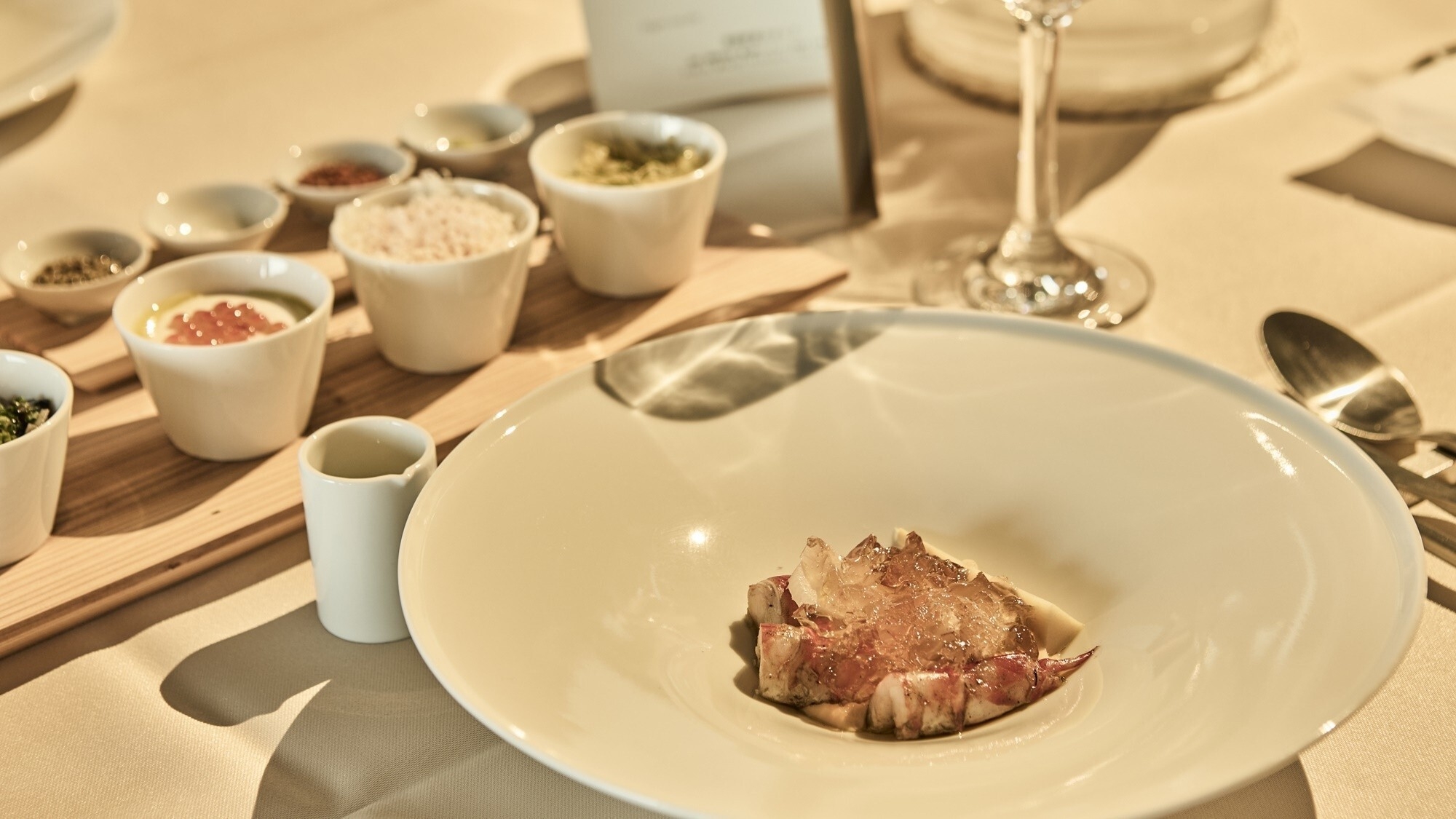 【LAND CAVE】ストーブ完備の大型テントで快適な冬のアウトドア体験／ご夕食は部屋食（2食付）