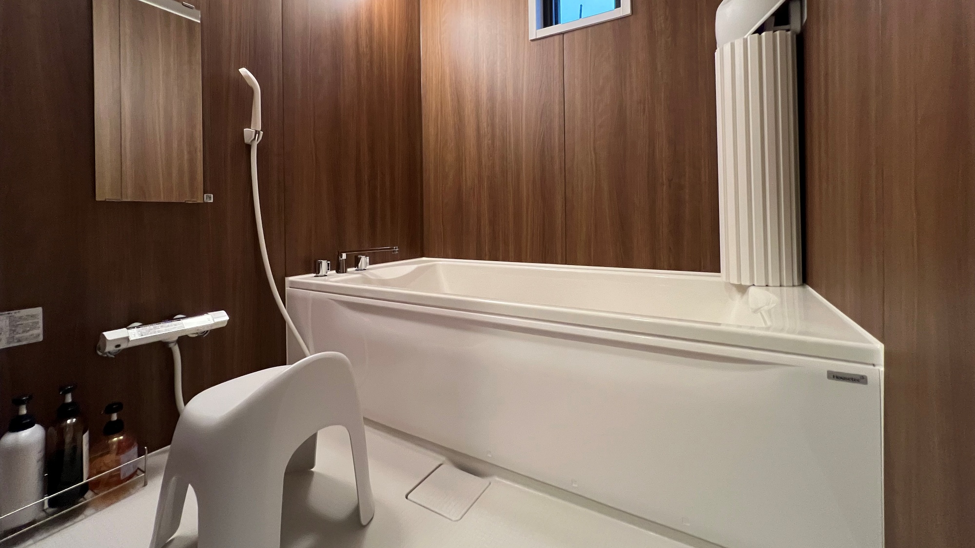 ツインルーム(1～2名様)＜バス・トイレ・洗面付き＞