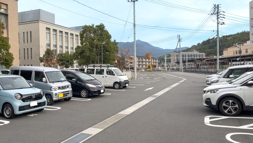 無料駐車場（109台）※大型車は有料。事前予約制