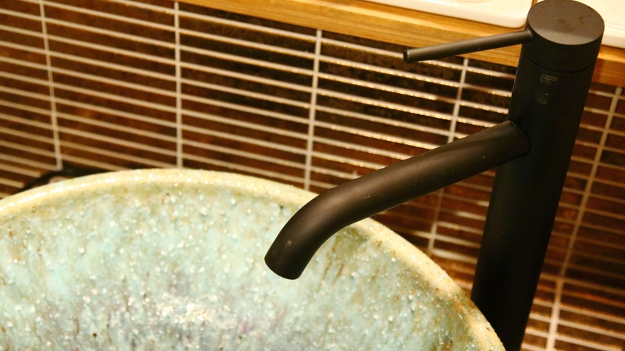 客室-あき-■陶器の洗面台