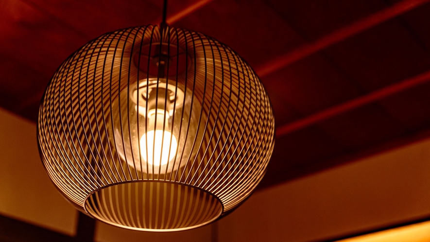 ・【インテリア】竹製のランプシェードがお部屋のアクセントに
