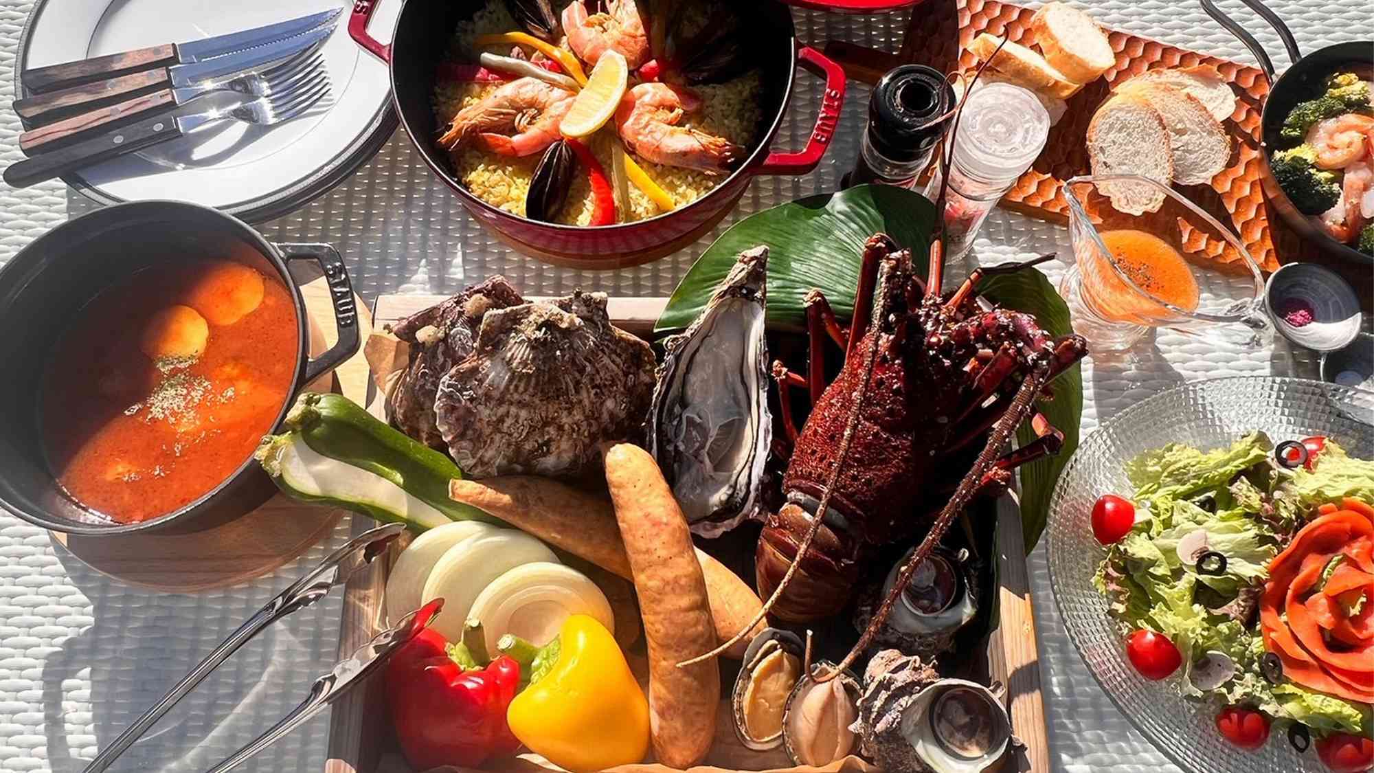 【夕食はBBQ＜シーフードコース＞】地元直送の伊勢海老＆あわびの極上海鮮ディナーを堪能／夕朝食付