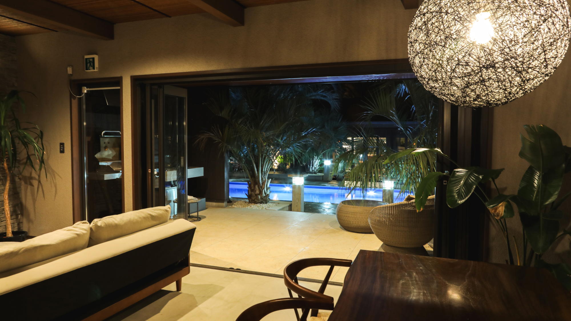 目の前に広がるリゾートガーデンの景色に、たちまち心が癒されることでしょう。