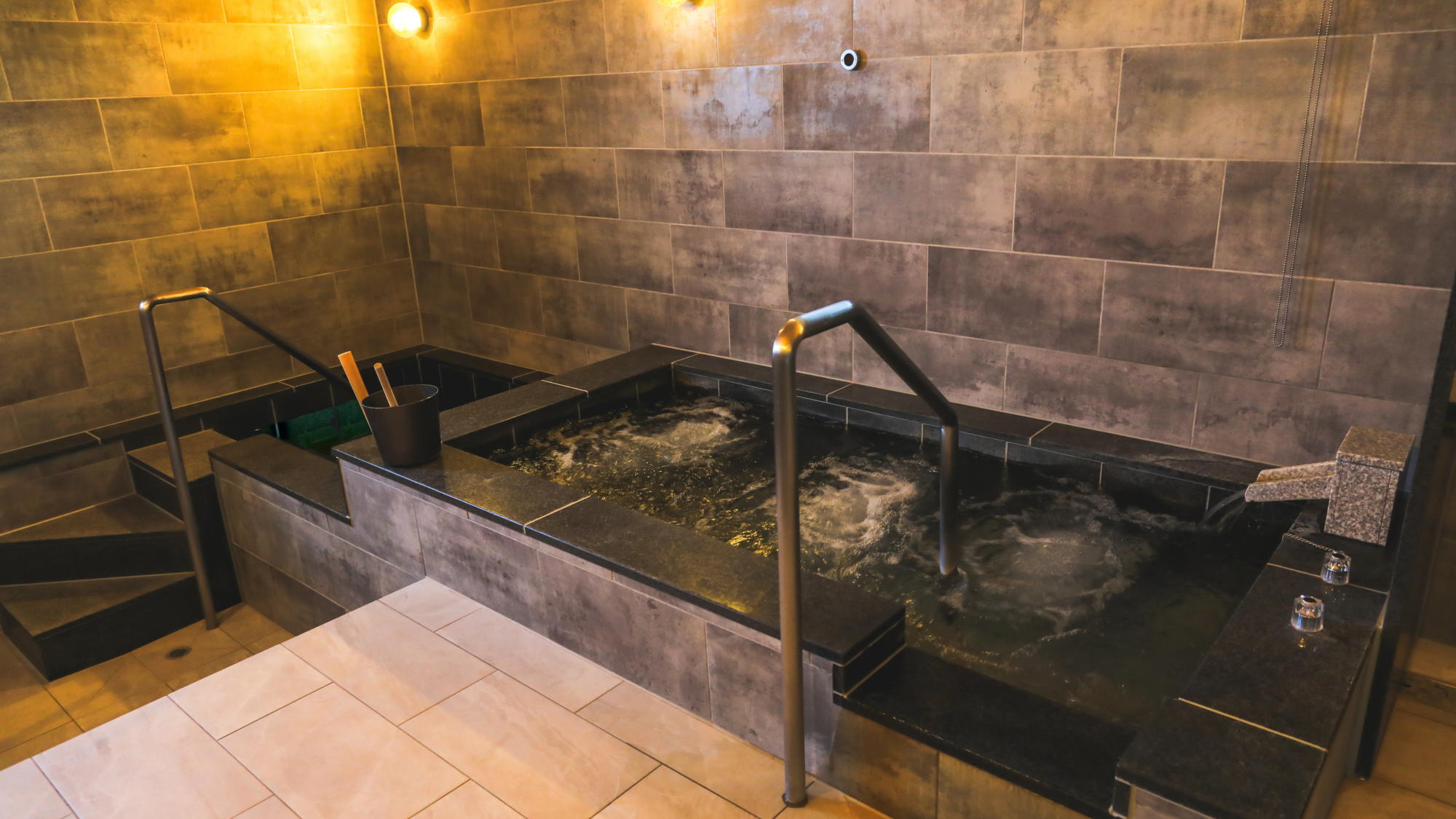 屋内ジャグジー・水風呂