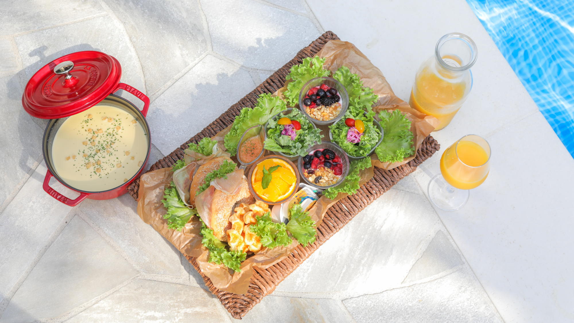 フローティングブレックファースト、たまには贅沢にベットルームでモーニング&hellip;あなたらしい贅沢な朝を。