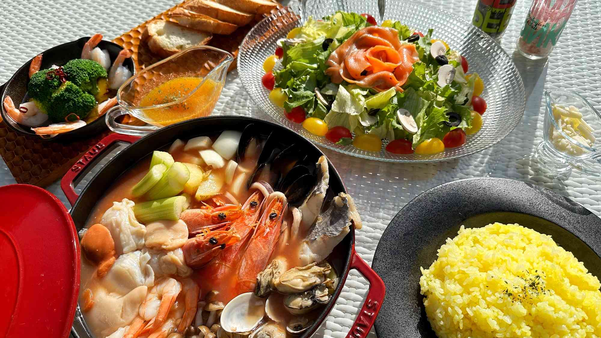 魚介の旨味たっぷりのブイヤベース鍋