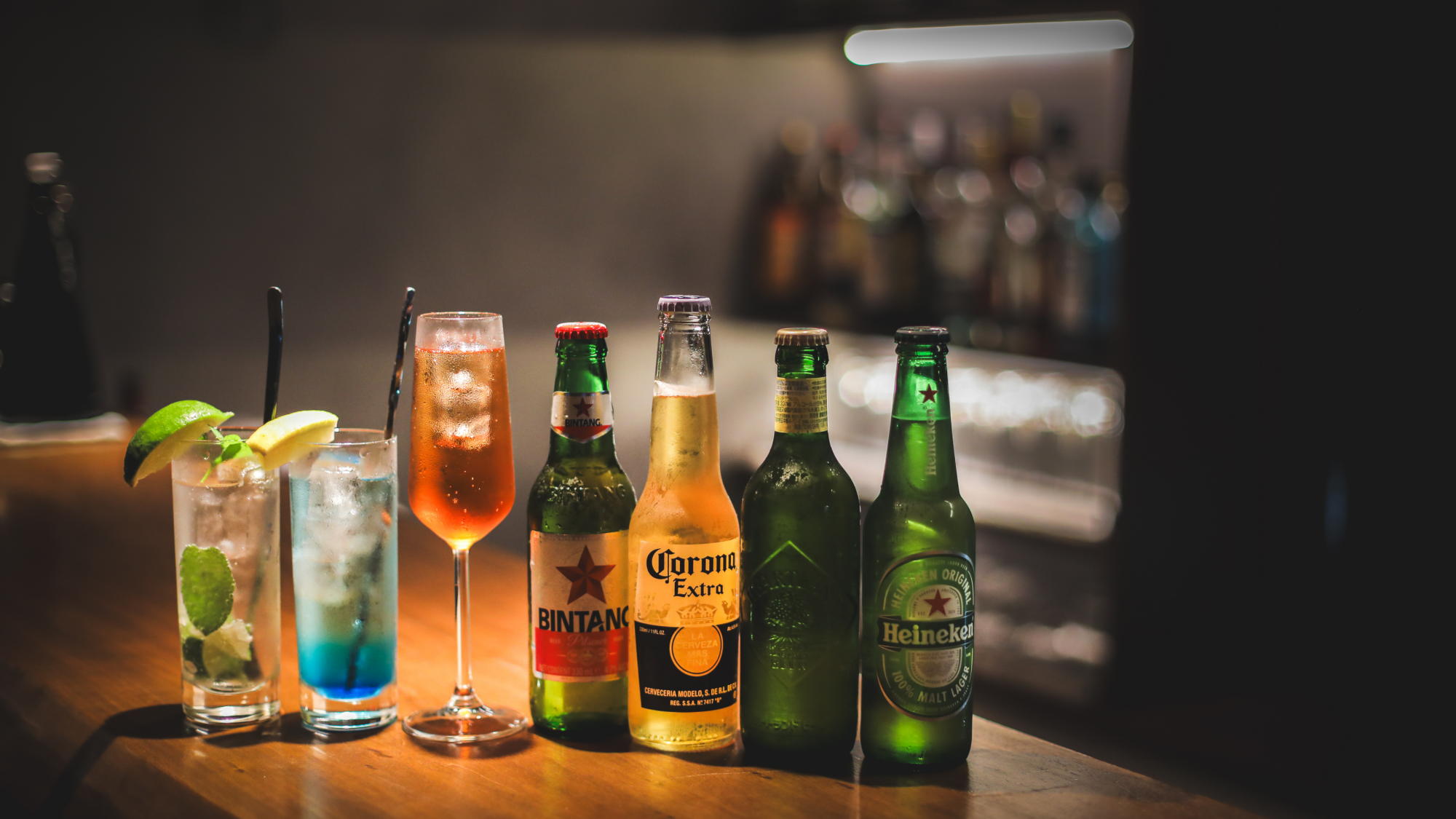 インドネシアビールをはじめ、オーナー厳選の ヴィンテージウィスキーもお楽しみいただけます。