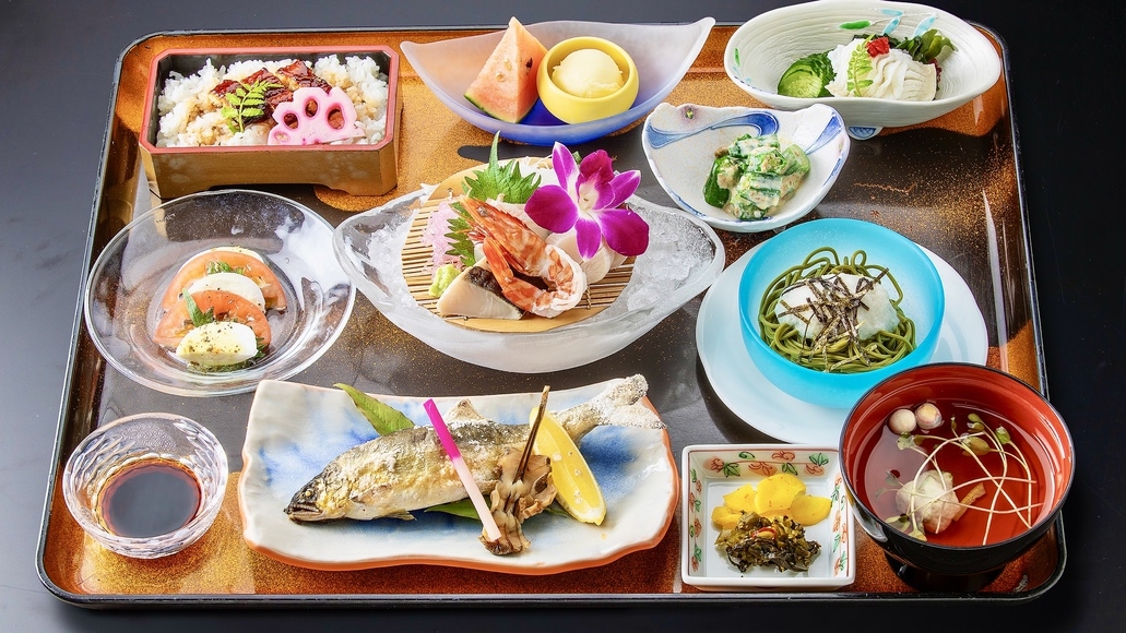【季節の会席プラン】★無料駐車場完備★