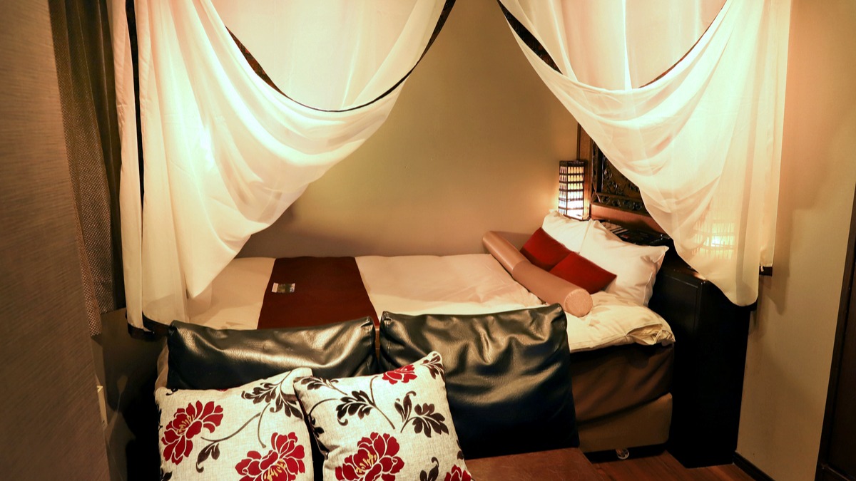 バリュー/ダブルベッド/20平米(喫煙)