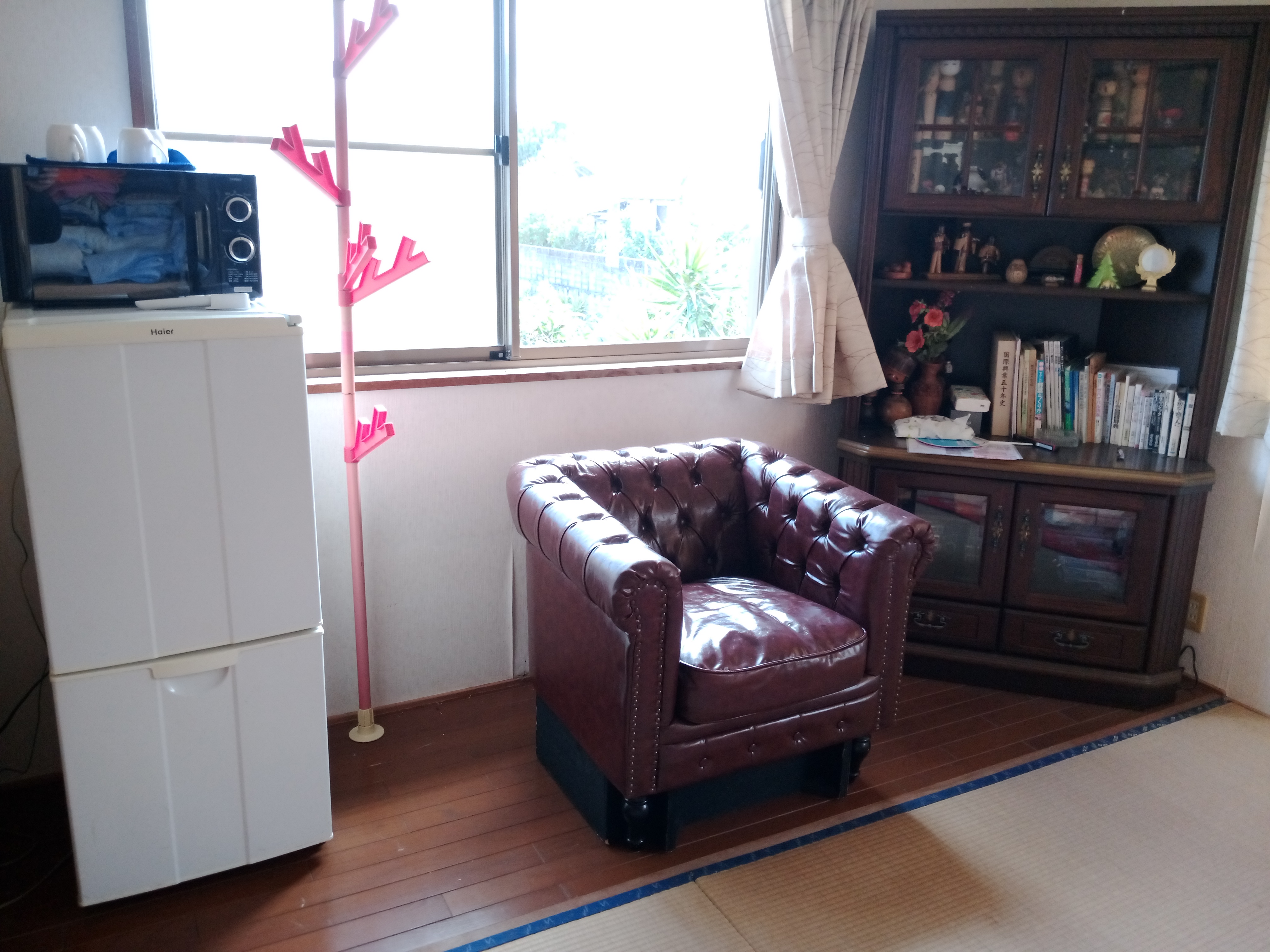 東京MXTVのバラダンのイス