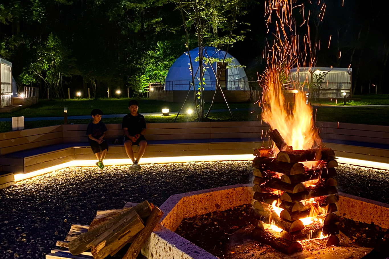 キャンプファイヤー