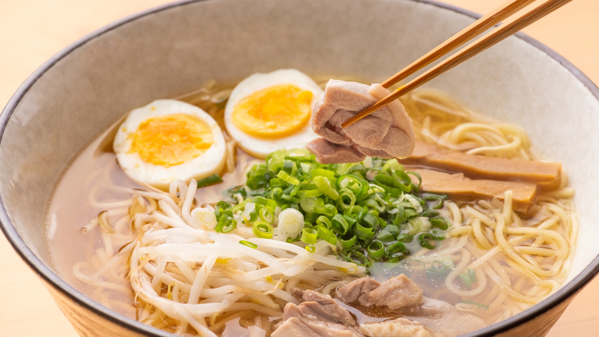・【夕食】満足感たっぷりのラーメンもご用意しています。