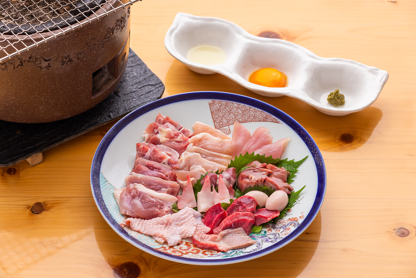 土佐ジロー炭火焼　肉皿アップ