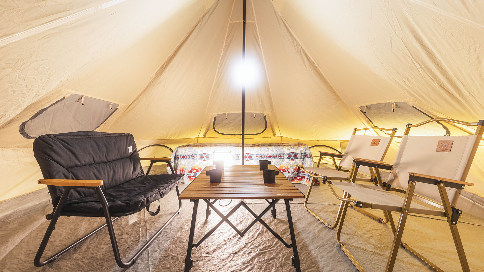・【Cabin+Tent】暖かい時期はテントでお休み頂けますよ♪冬季はリビングとしてお使いください