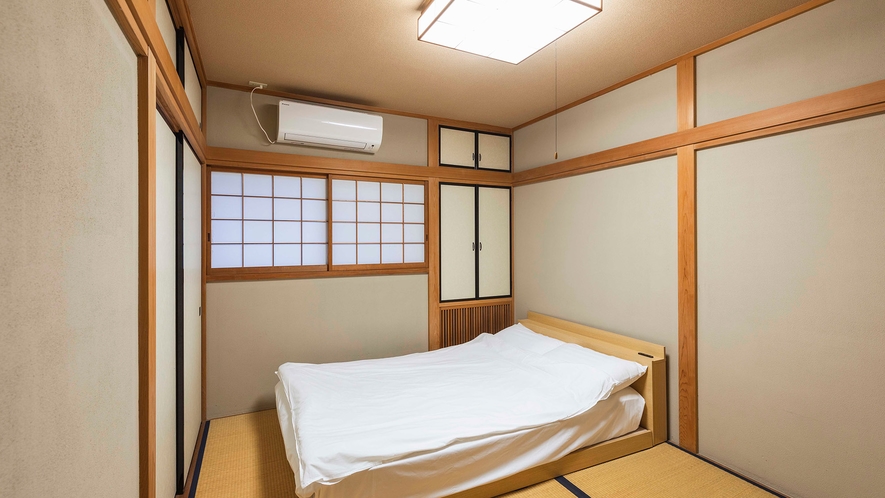 ・【アパートメントB／ベッドルーム】グループ旅行にぴったり♪ダブルベッドが2台・追加寝具もございます