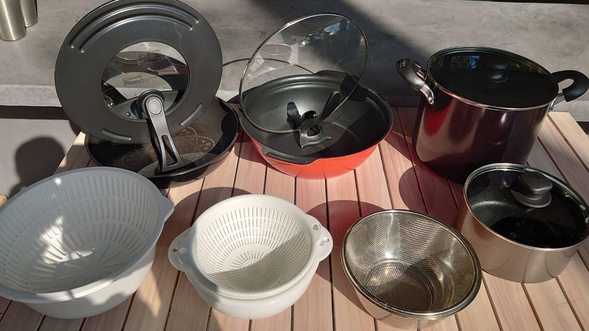 ・【調理道具】お鍋、フライパン、ざる、ボール等　ご自由にお使いください