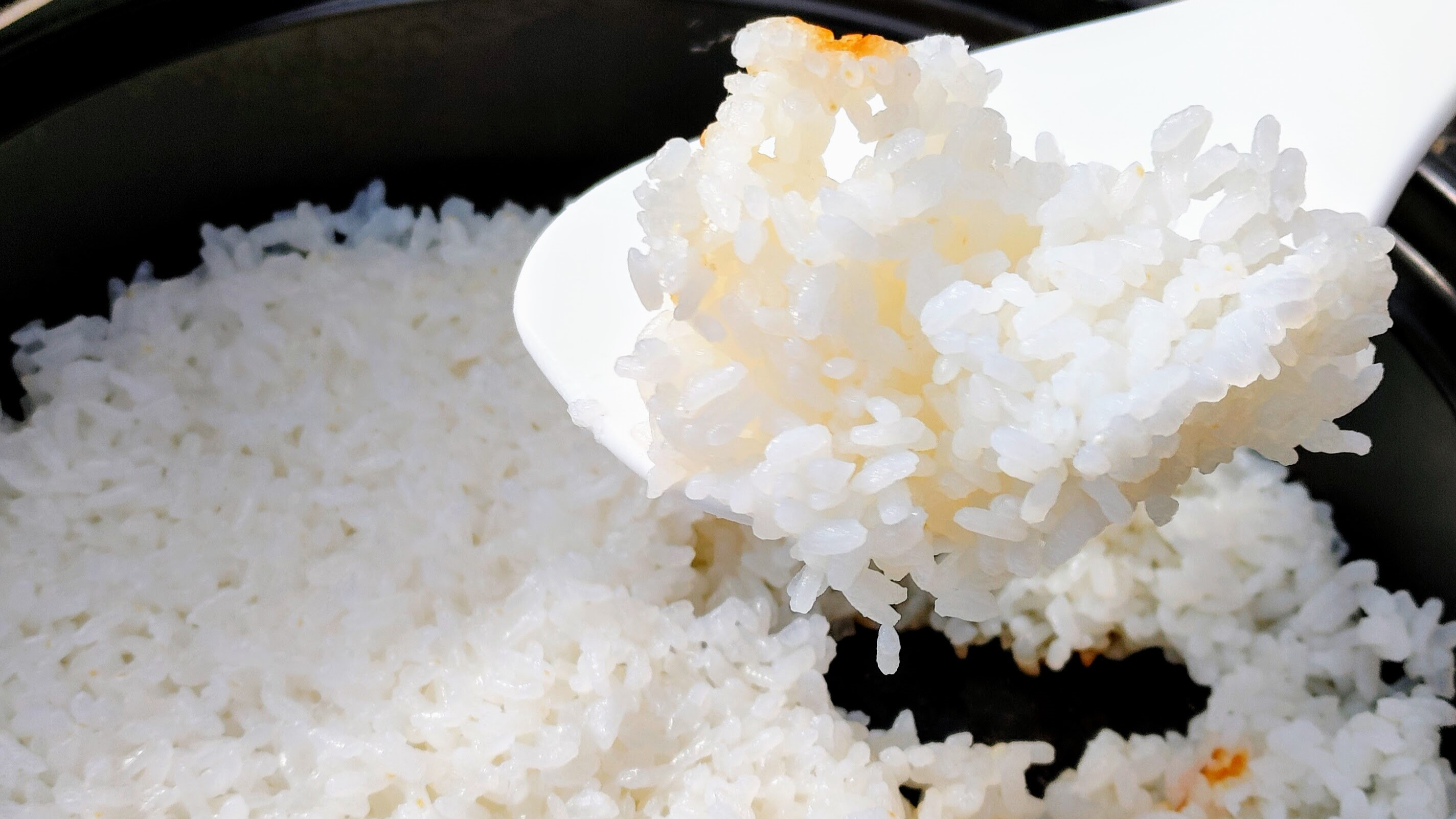 （土鍋ご飯）みなさまの好きなタイミングで炊いて、炊きたてを食べられるシアワセ！うんまぁぃ