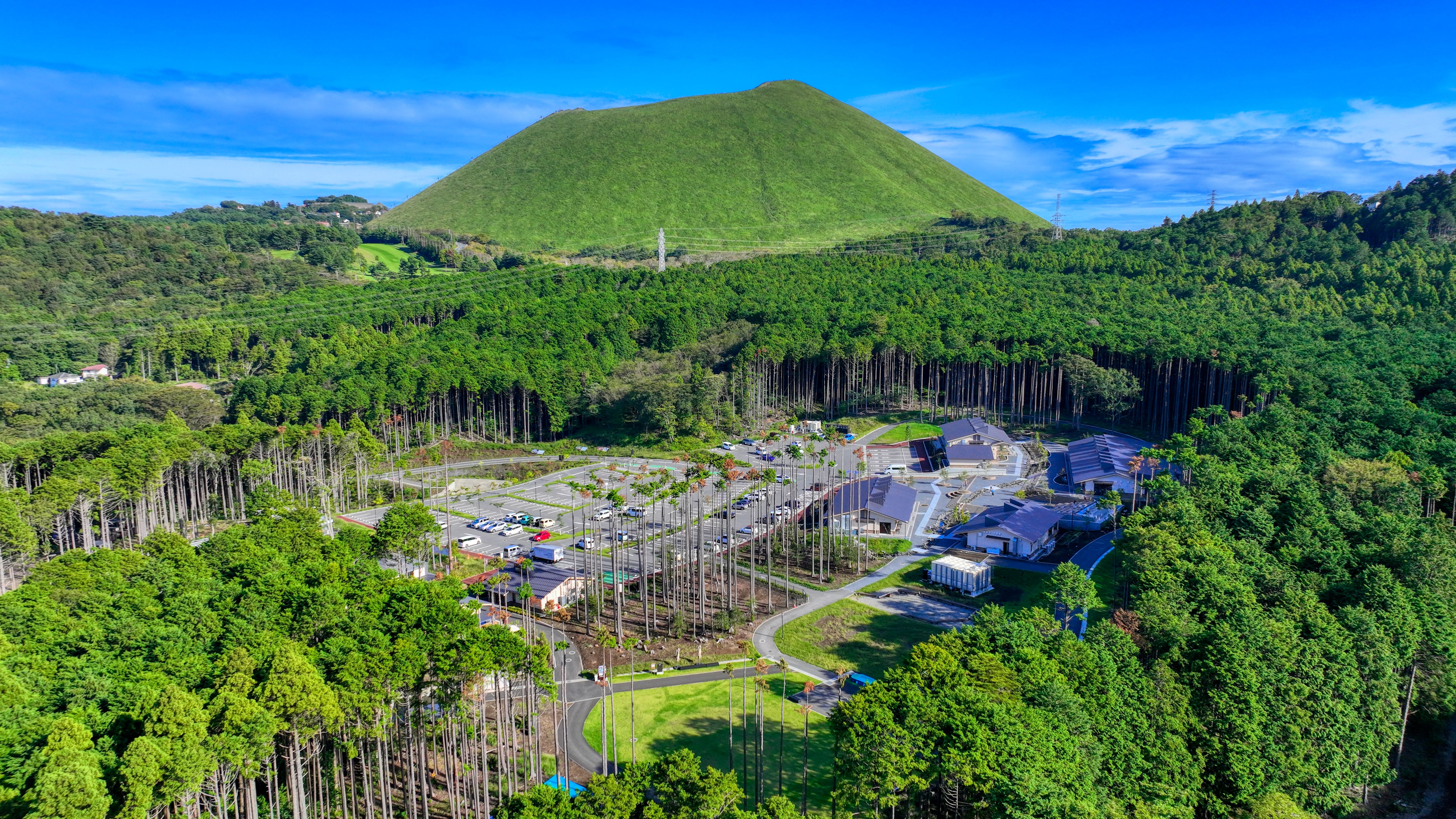 広大なグランピングもできる施設が伊豆の森の中に誕生！大室山からもよく見えます