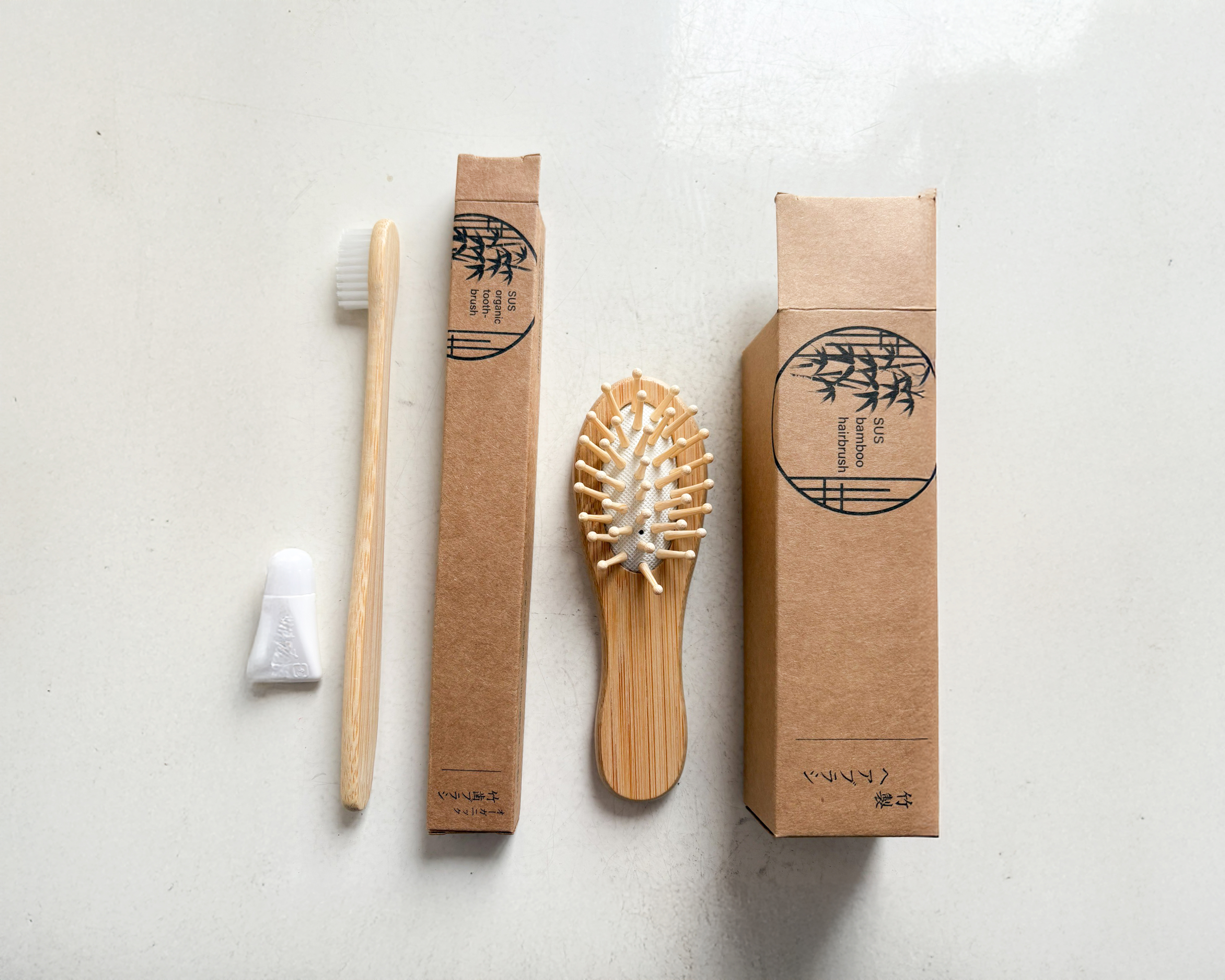 【全室共通】ヘアブラシ・歯ブラシ