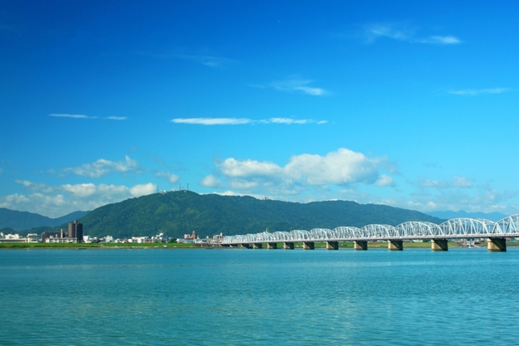 徳島市のシンボル『眉山』