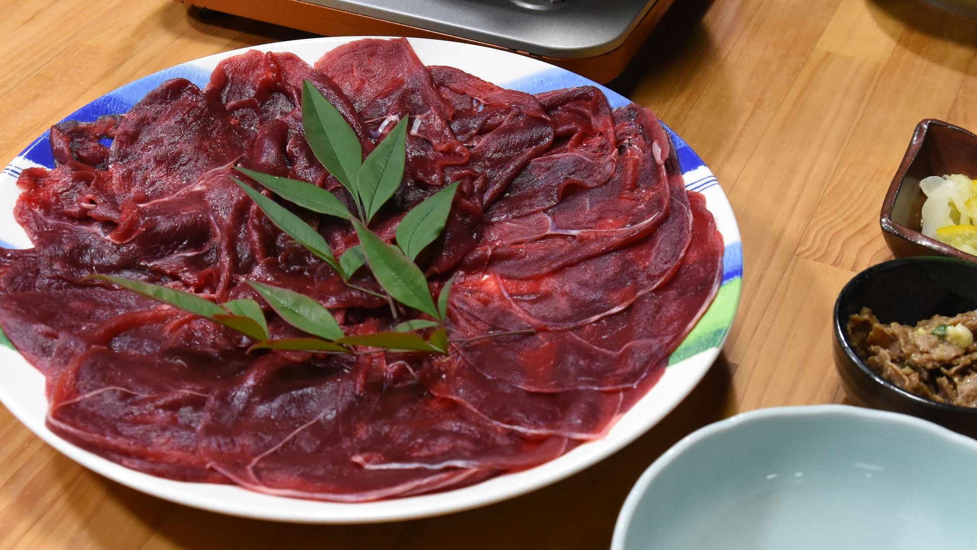 【ジビエ鍋プラン】1泊2食★鹿肉のしゃぶしゃぶ鍋です。