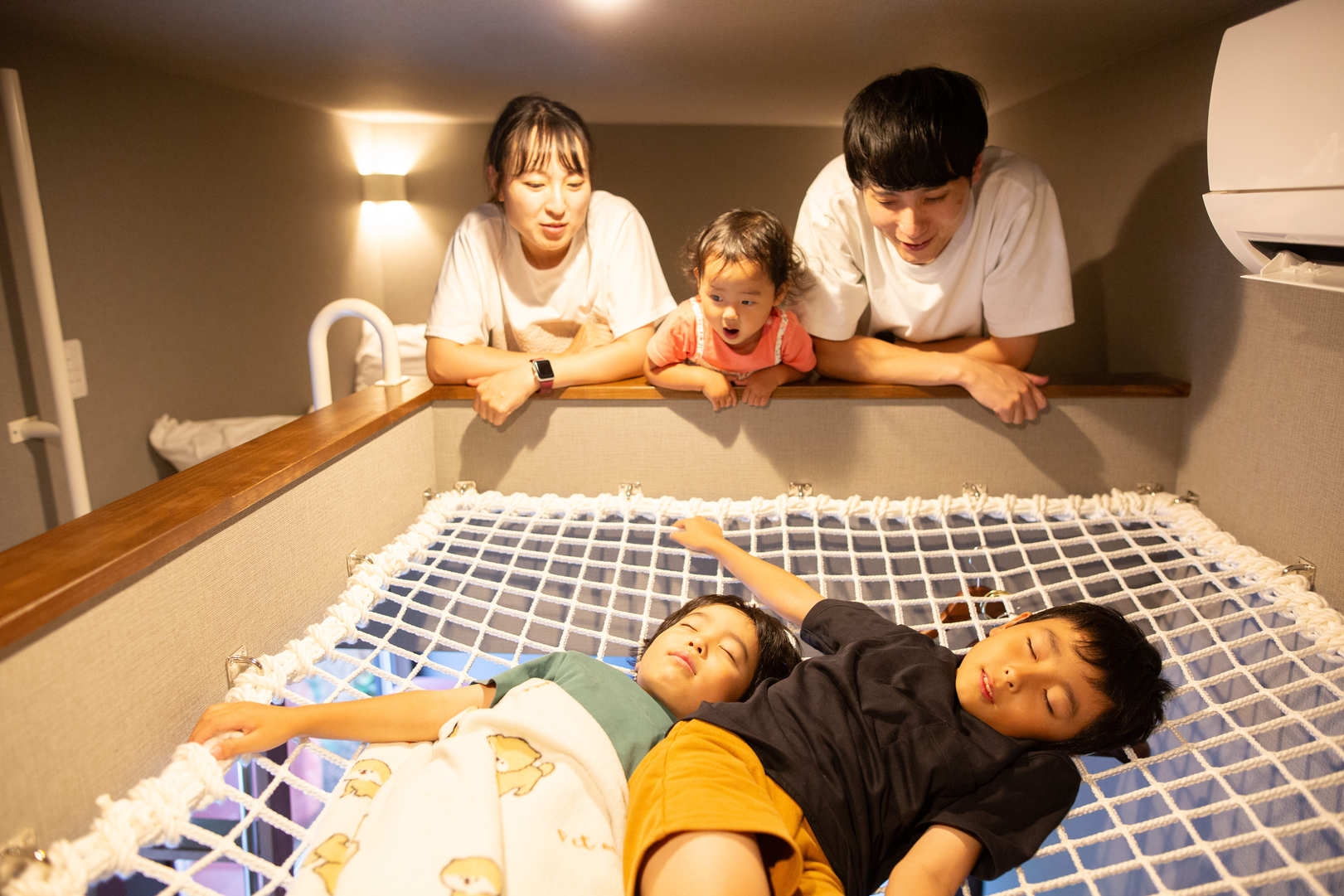 〈夕食付〉【グループ割】4名以上で20％OFF！5種から選ぶWスープ鍋×グランピング