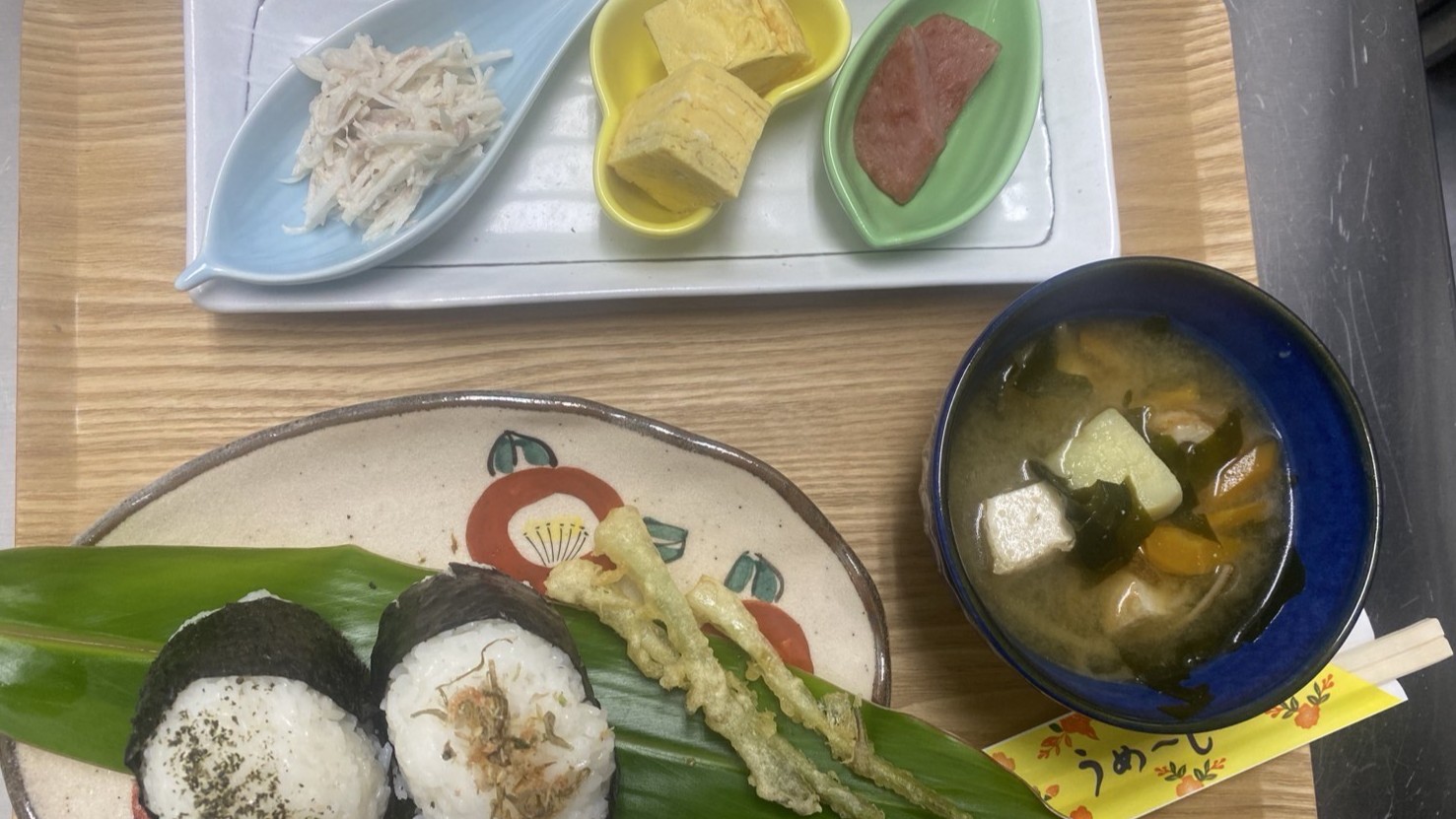 朝は軽めの朝食です！天空のレストランにて！